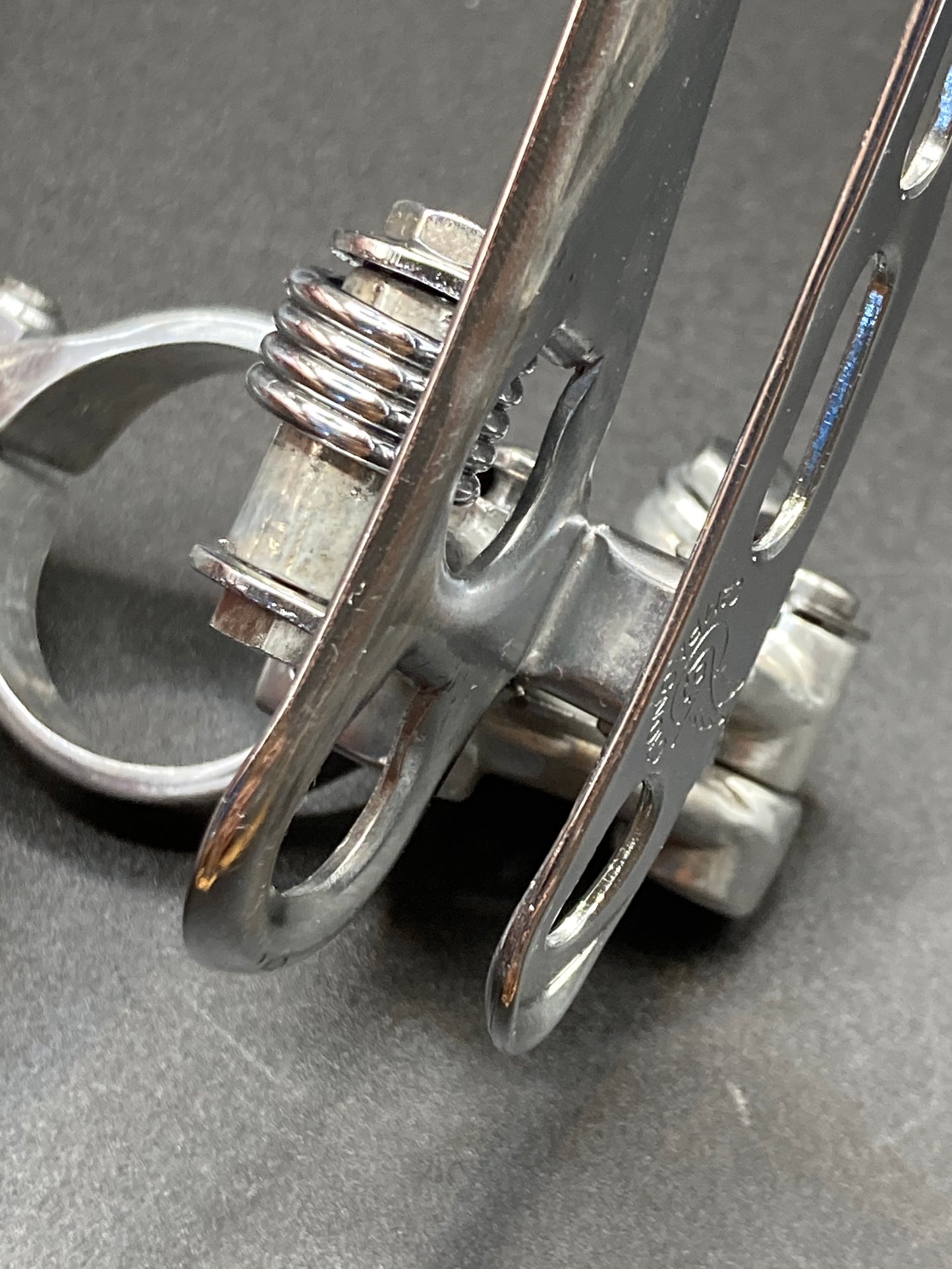 Deragliatore anteriore Campagnolo Nuovo Record 4 fori. Mod. 0104007, del 1978.