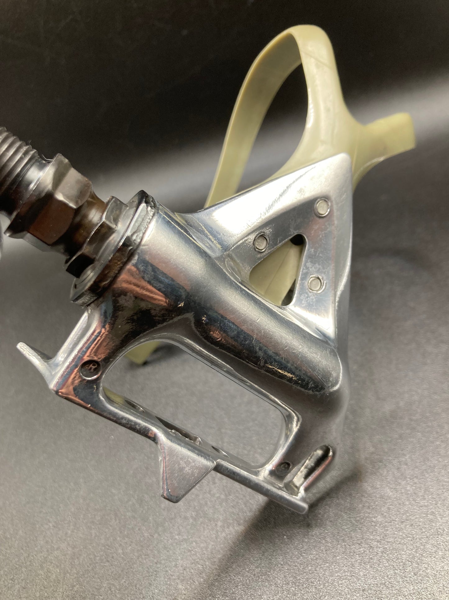 Pedali corsa Shimano A550. Con puntapiedi.