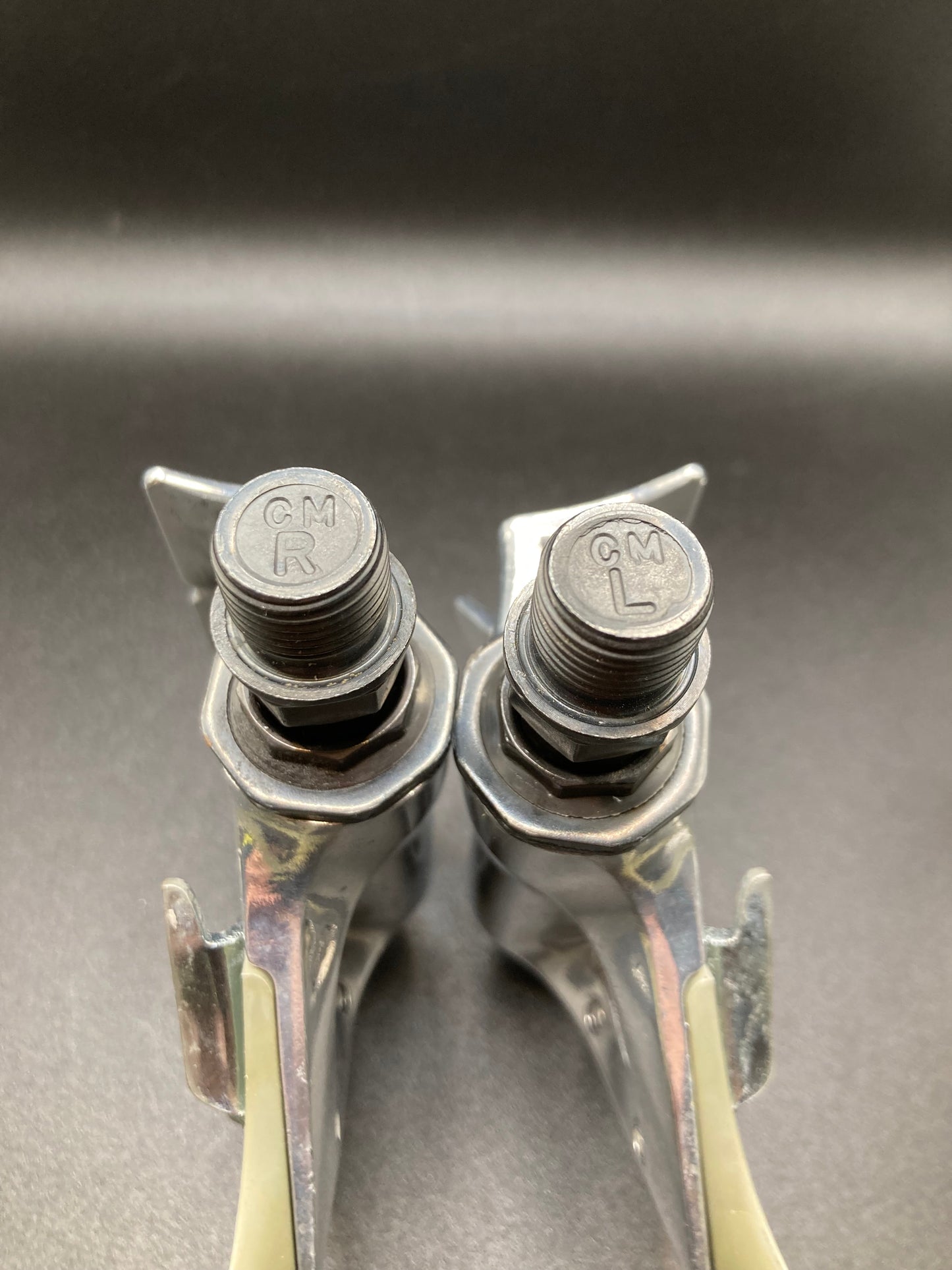 Pedali corsa Shimano A550. Con puntapiedi.