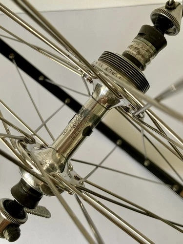Ruota posteriore Campagnolo Record Ambrosio Montreal tubolare.