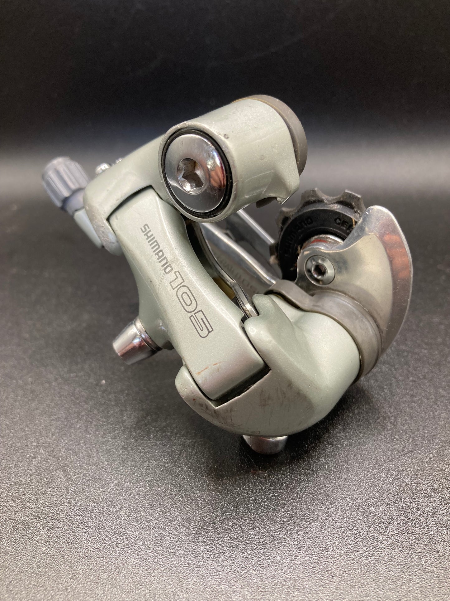 Shimano 105 RD-1056 rear derailleur. Rear derailleur