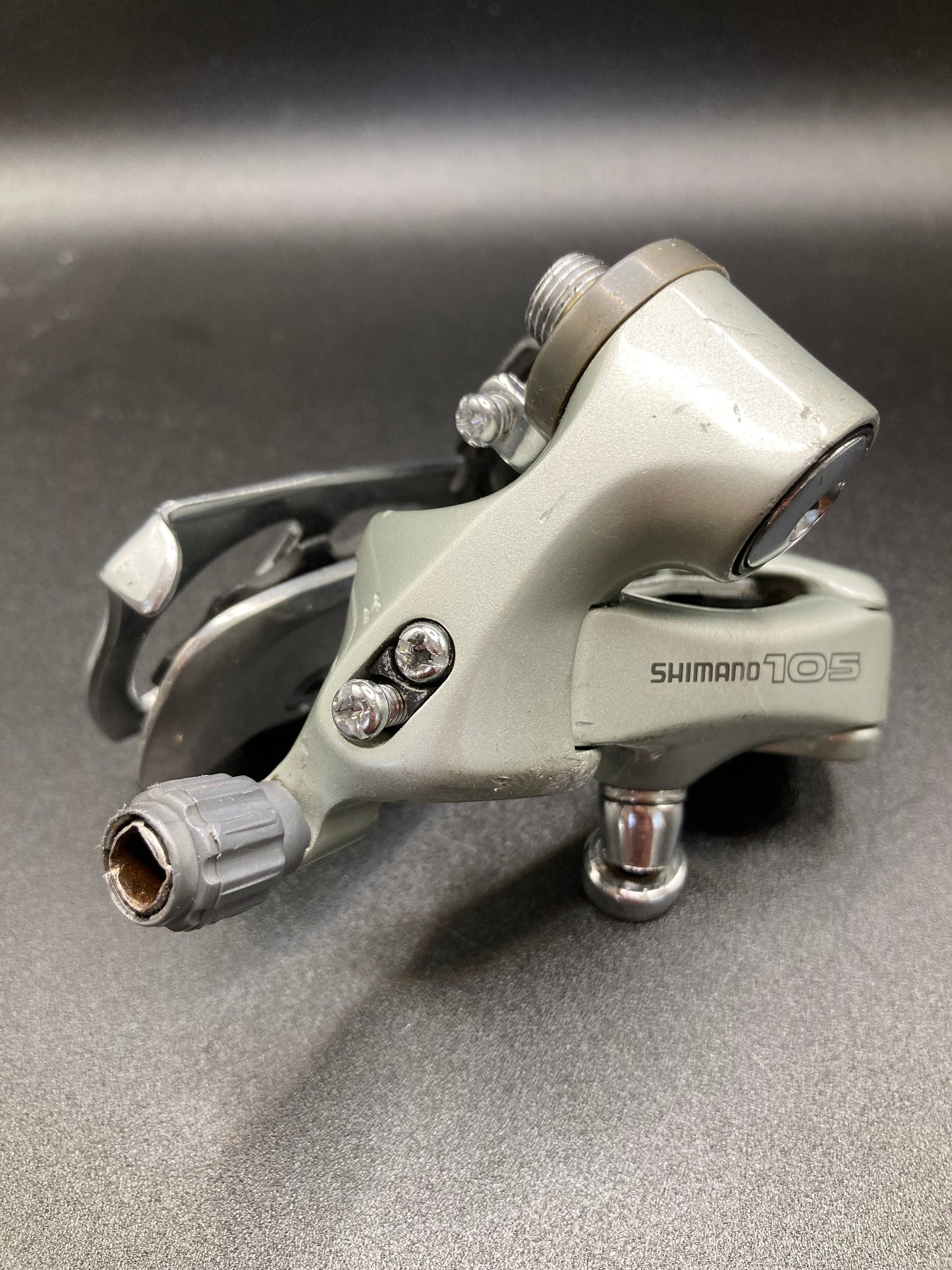 Shimano 105 RD-1056 rear derailleur. Rear derailleur