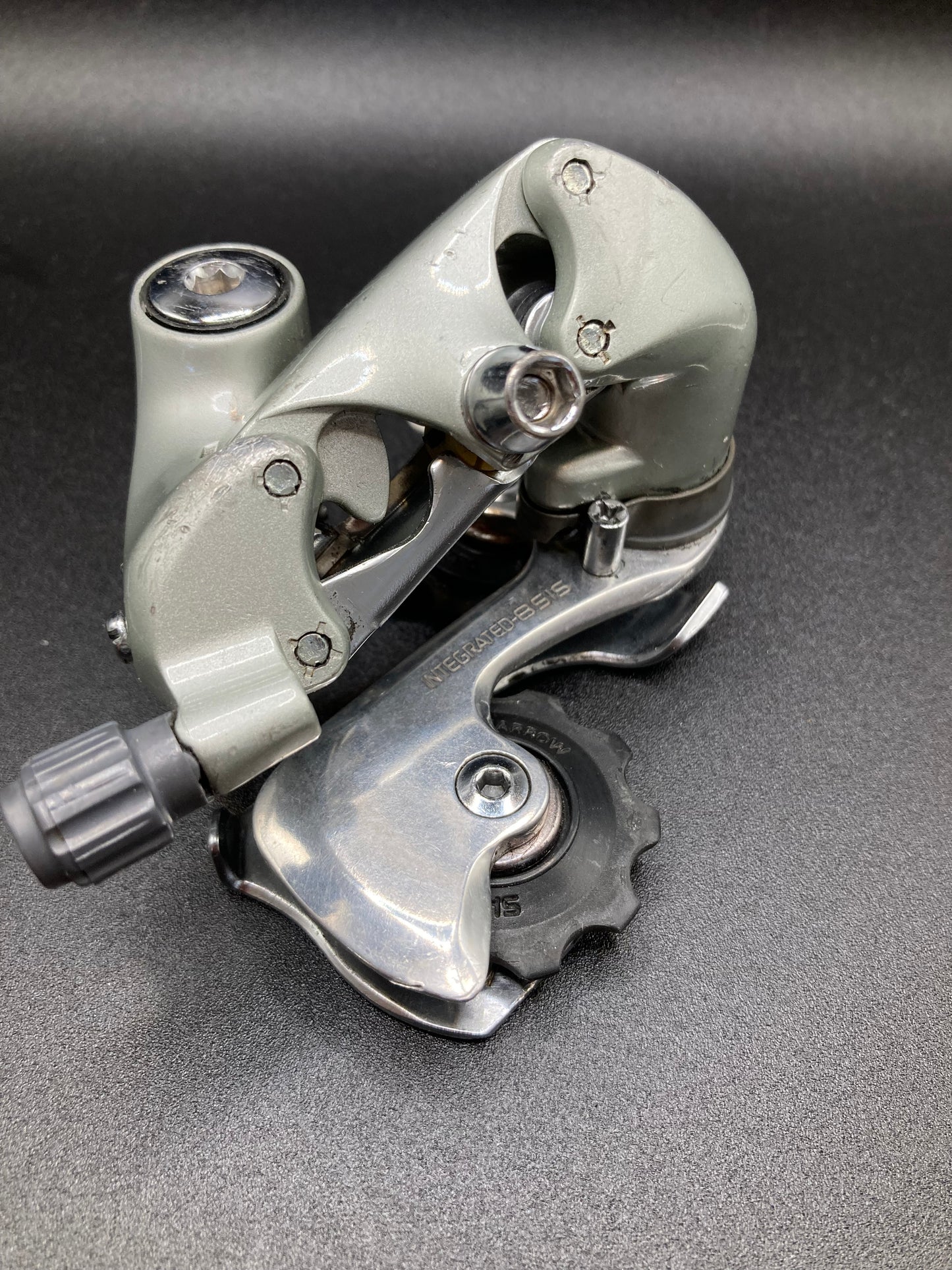 Shimano 105 RD-1056 rear derailleur. Rear derailleur