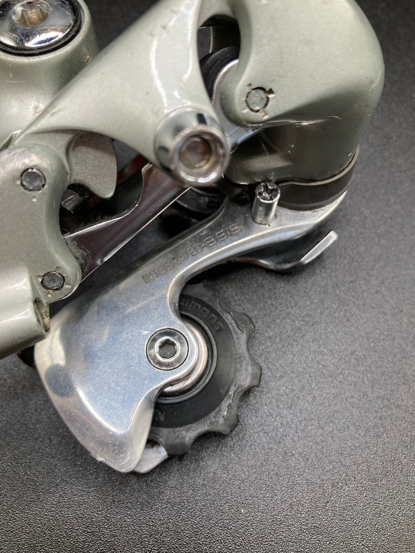 Shimano 105 RD-1056 rear derailleur. Rear derailleur