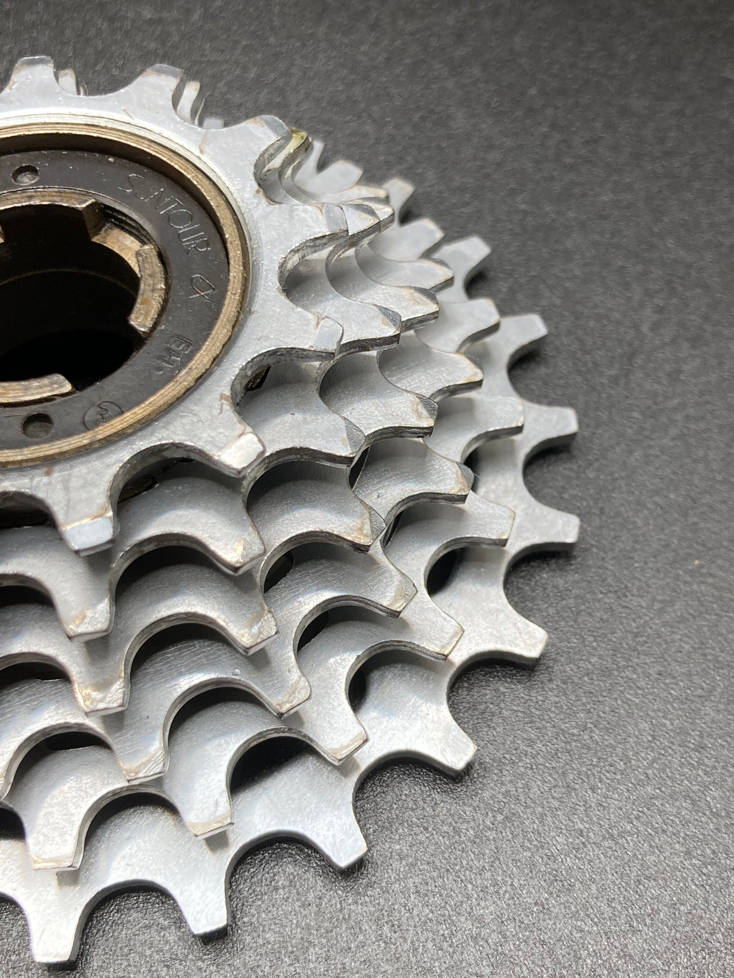 Ruota libera SunTour 6v 13-24. Made in Japan.