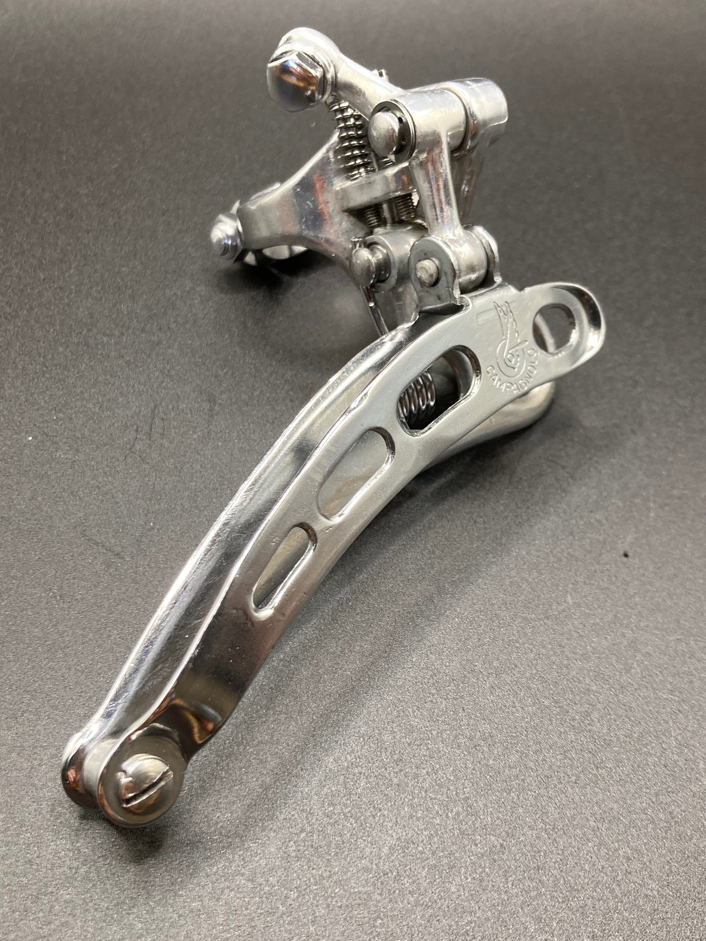 Deragliatore anteriore Campagnolo Nuovo Record 4 fori. Mod. 0104007, del 1978.