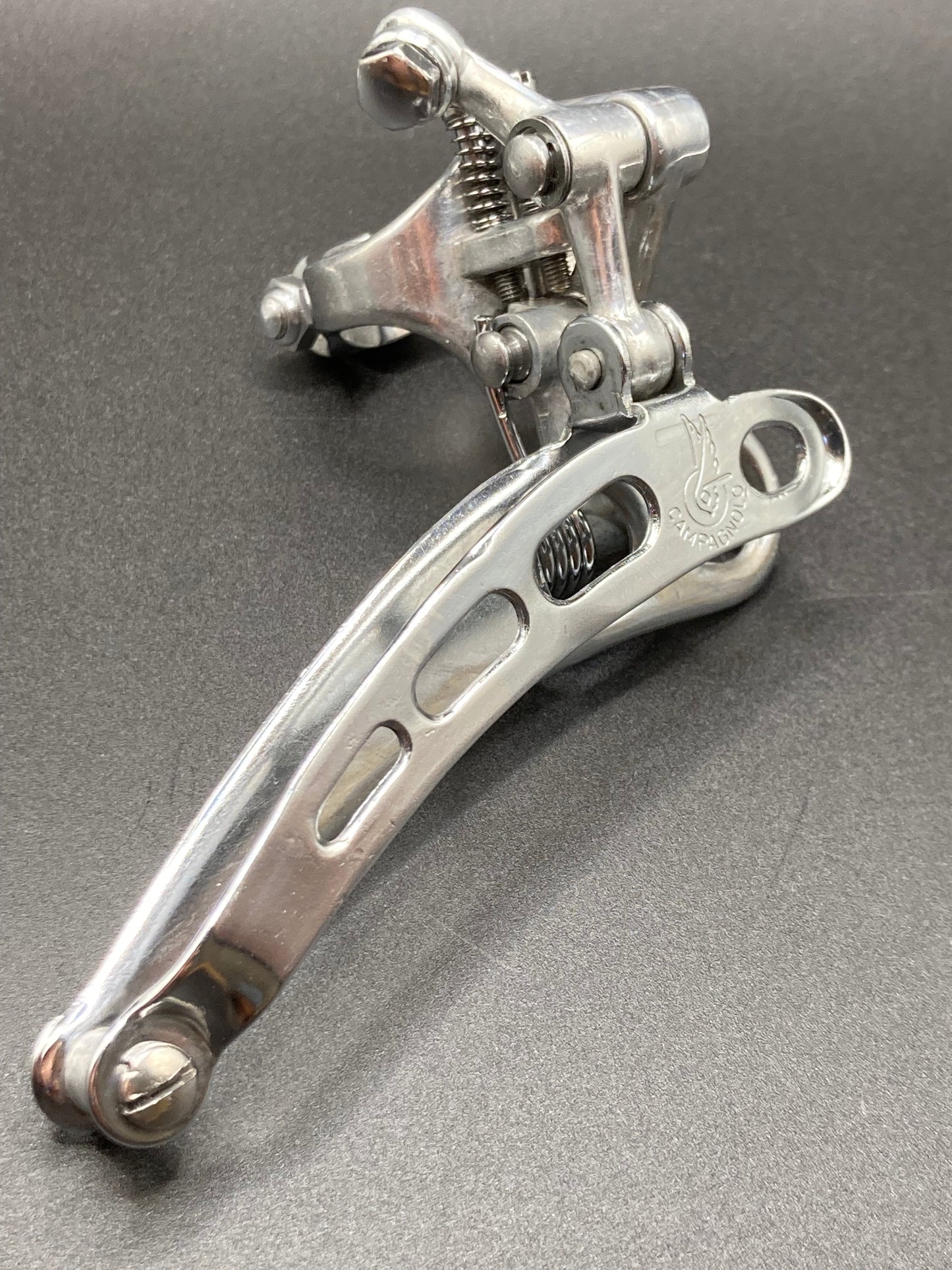 Deragliatore anteriore Campagnolo Nuovo Record 4 fori. Mod. 0104007, del 1978.