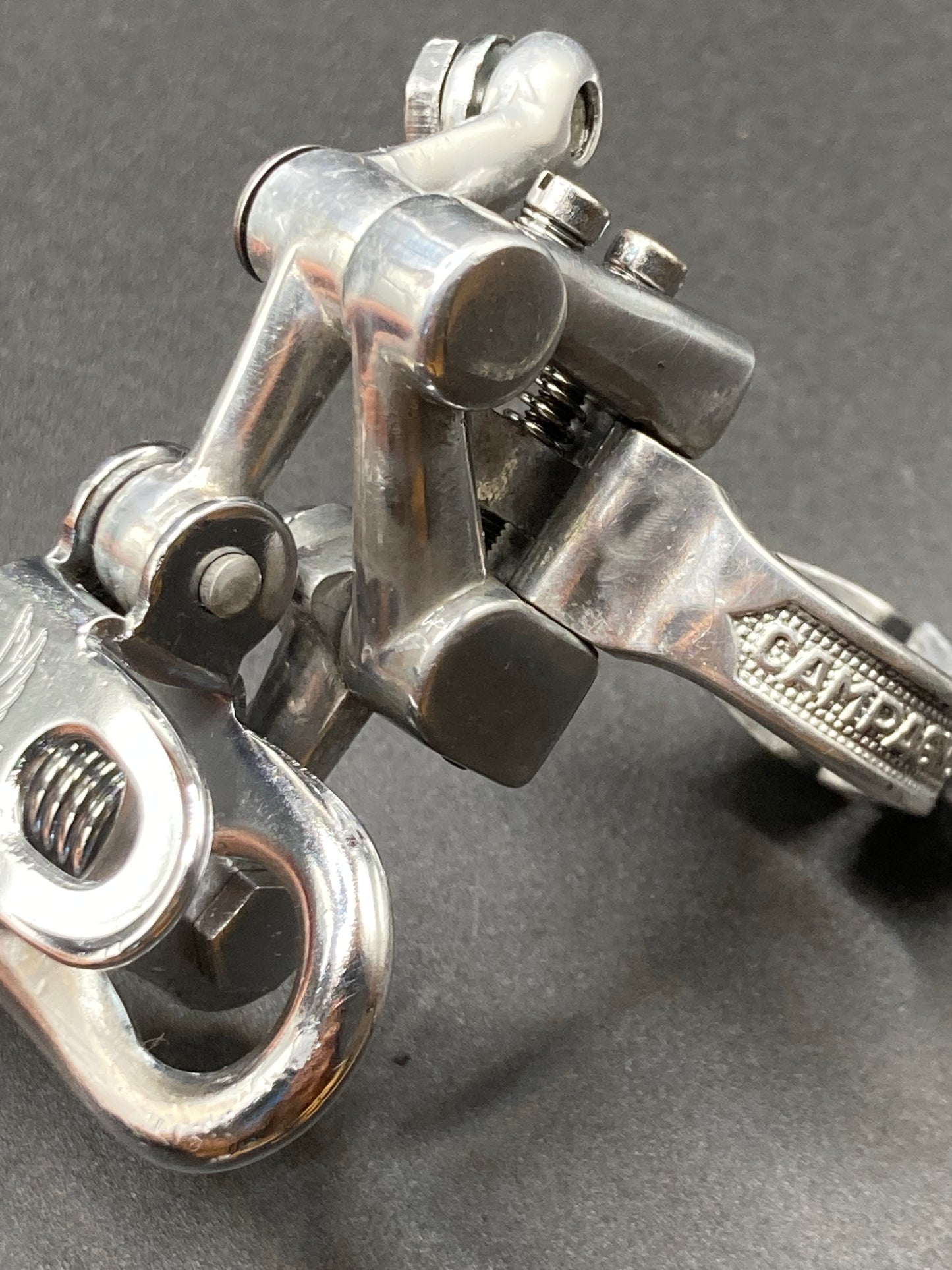 Deragliatore anteriore Campagnolo Nuovo Record 4 fori. Mod. 0104007, del 1978.