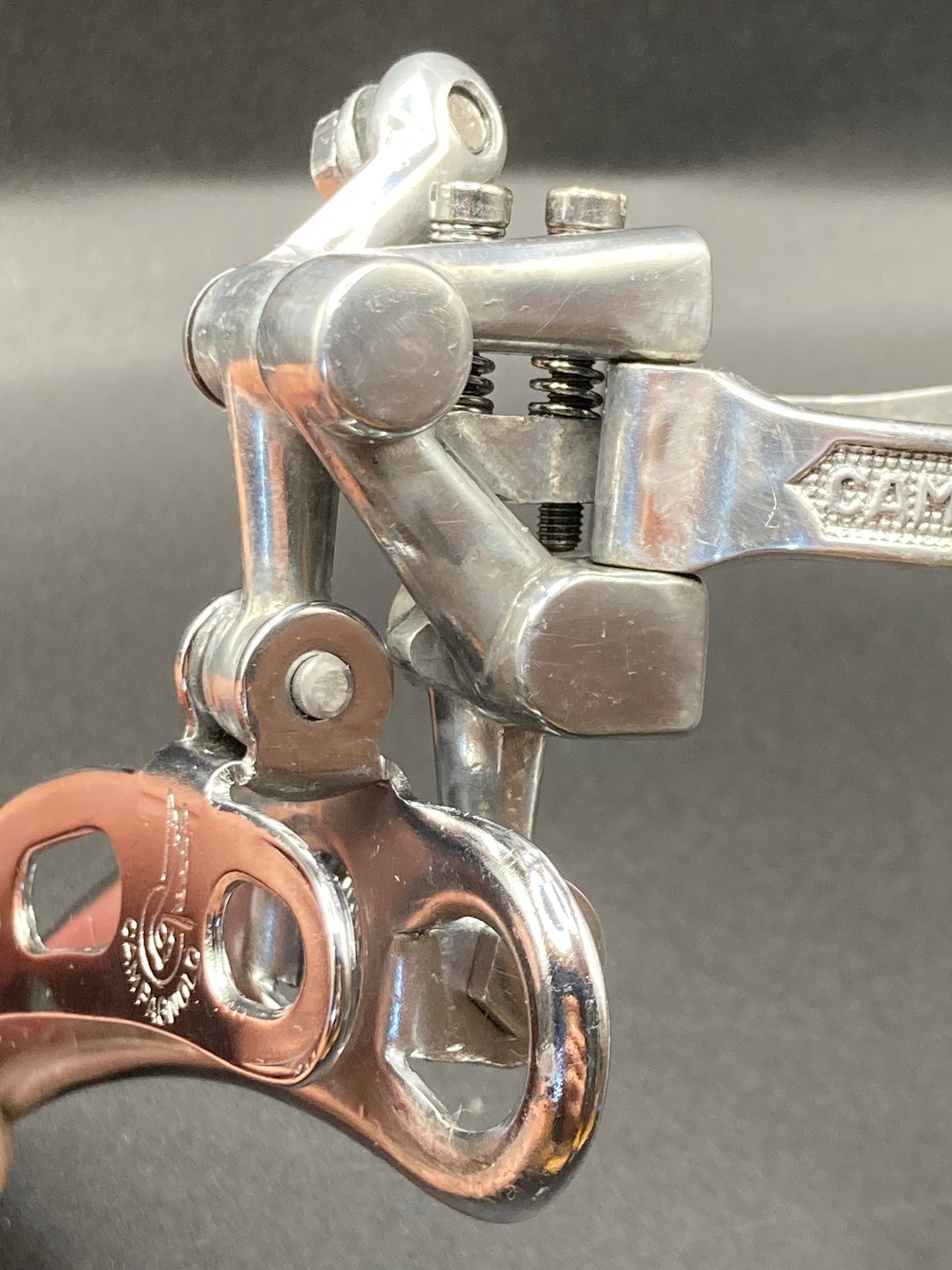 Deragliatore anteriore Campagnolo Nuovo Record 4 fori. Mod. 0104007, del 1978.