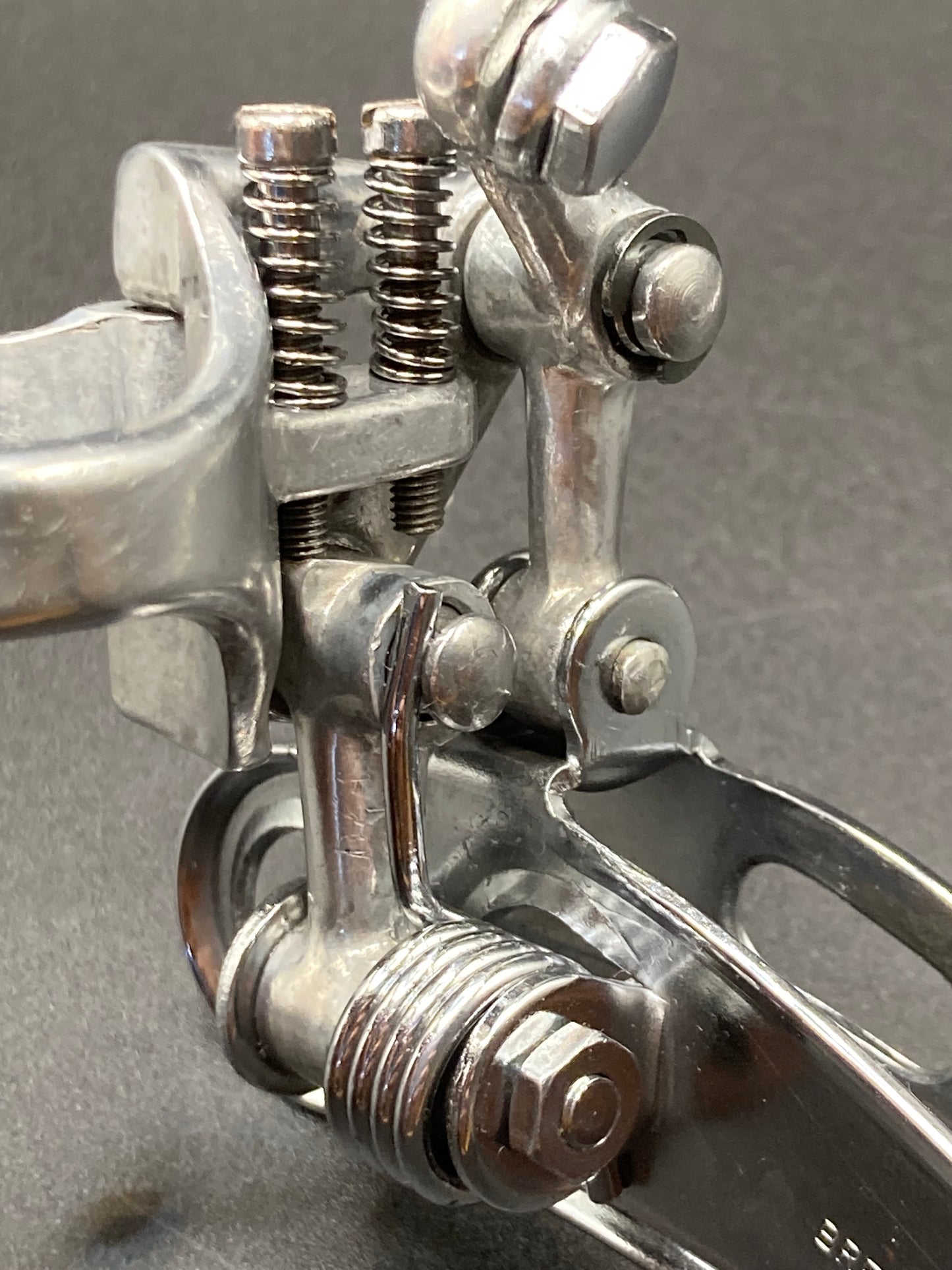 Deragliatore anteriore Campagnolo Nuovo Record 4 fori. Mod. 0104007, del 1978.