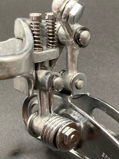 Deragliatore anteriore Campagnolo Nuovo Record 4 fori. Mod. 0104007, del 1978.