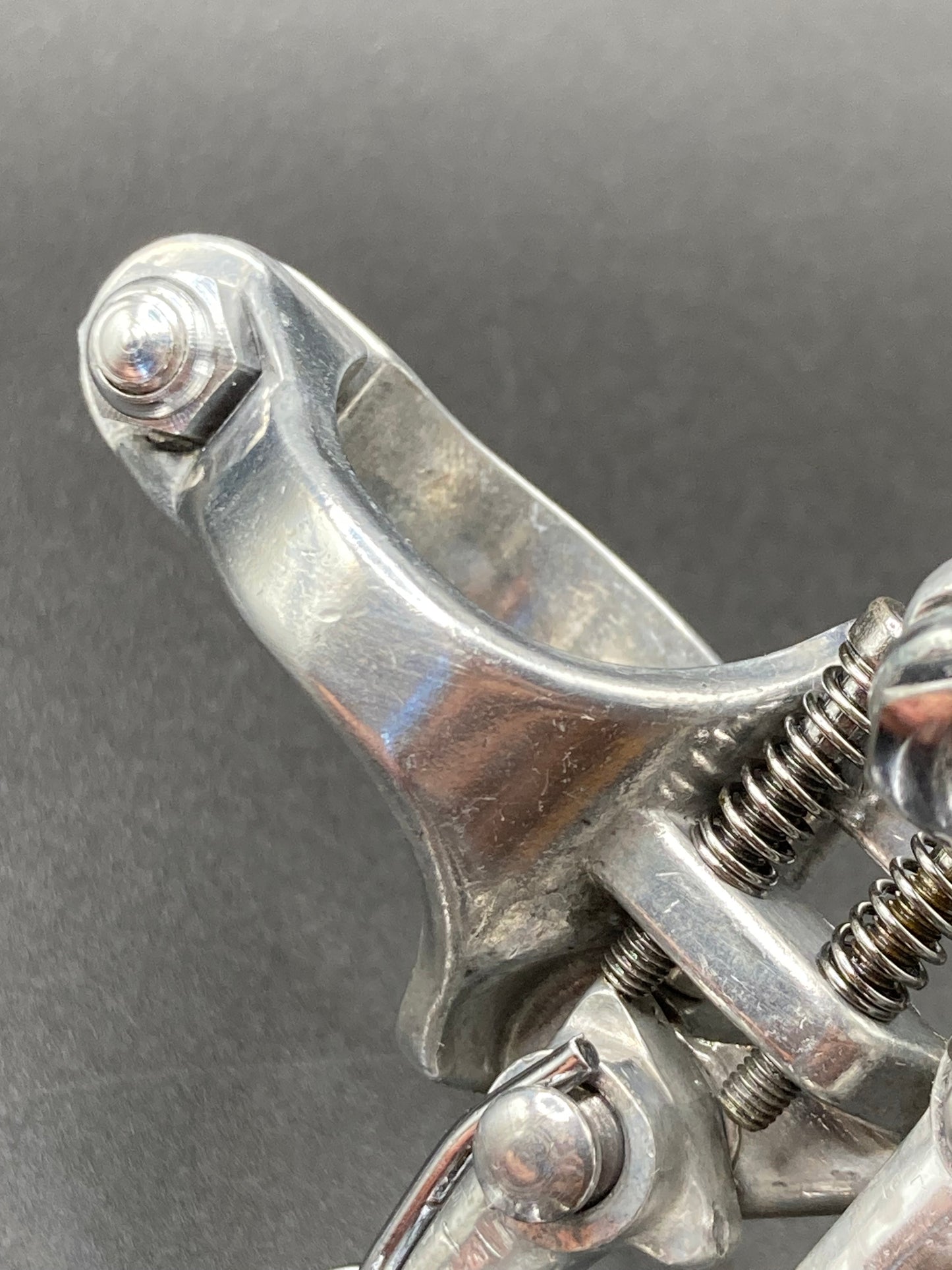 Deragliatore anteriore Campagnolo Nuovo Record 4 fori. Mod. 0104007, del 1978.
