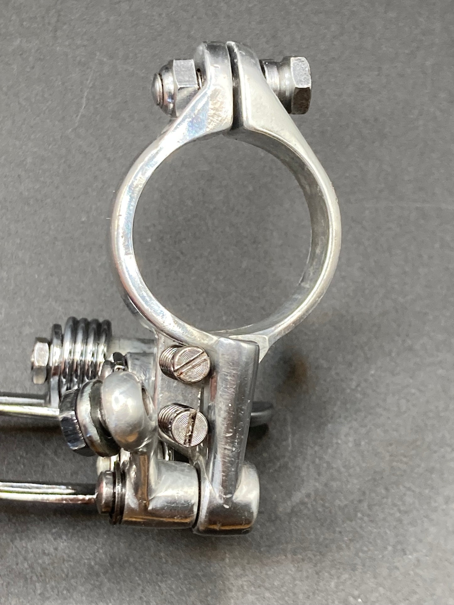 Deragliatore anteriore Campagnolo Nuovo Record 4 fori. Mod. 0104007, del 1978.