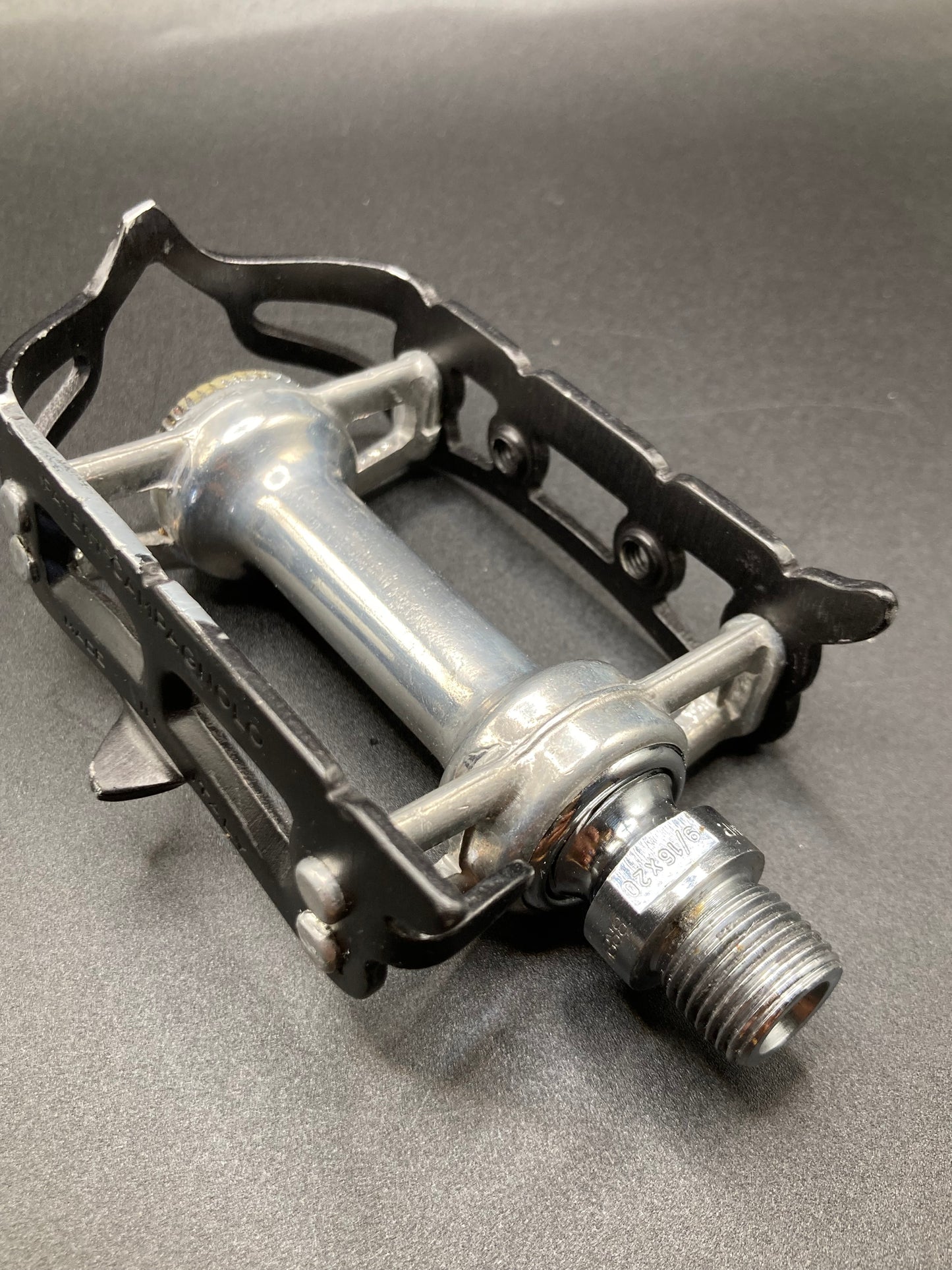 Pedali Campagnolo Record mod. 1037/A.