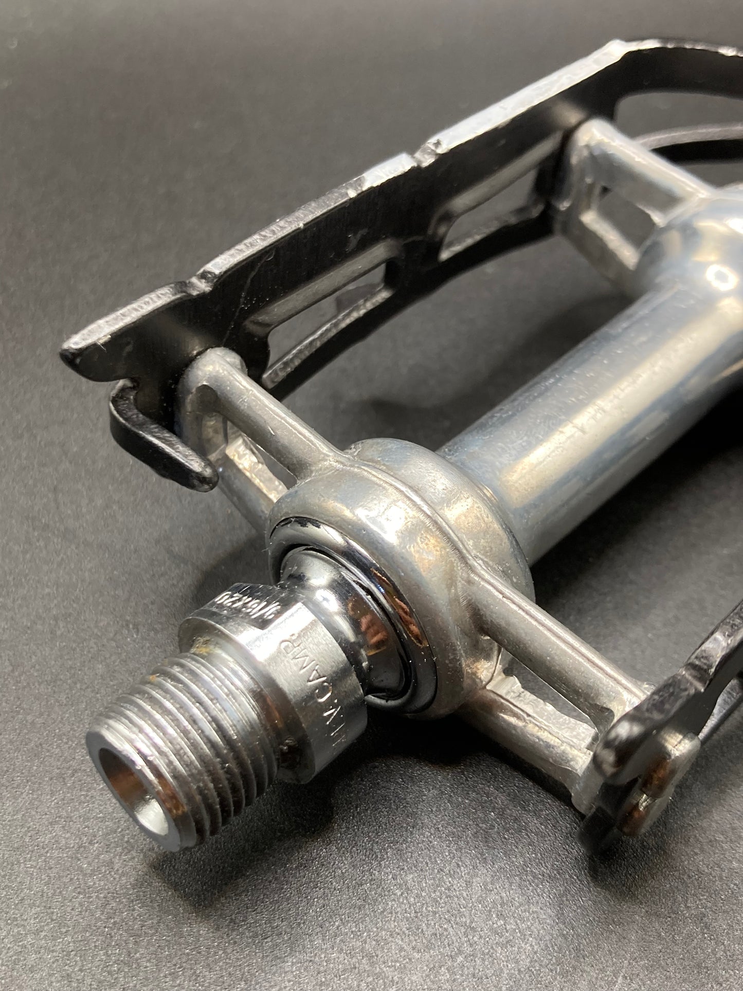 Pedali Campagnolo Record mod. 1037/A.