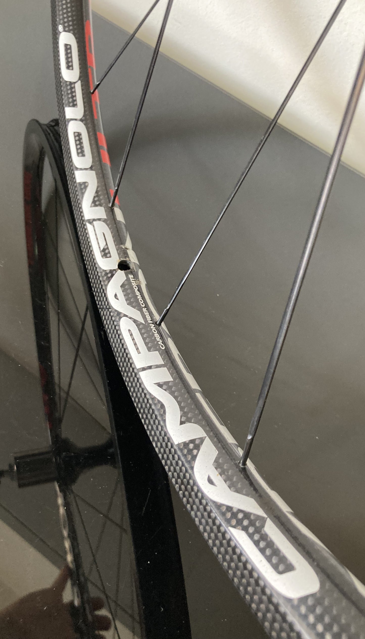 Ruota posteriore Campagnolo Hyperon Ultra, in fibra di carbonio. Per tubolare.