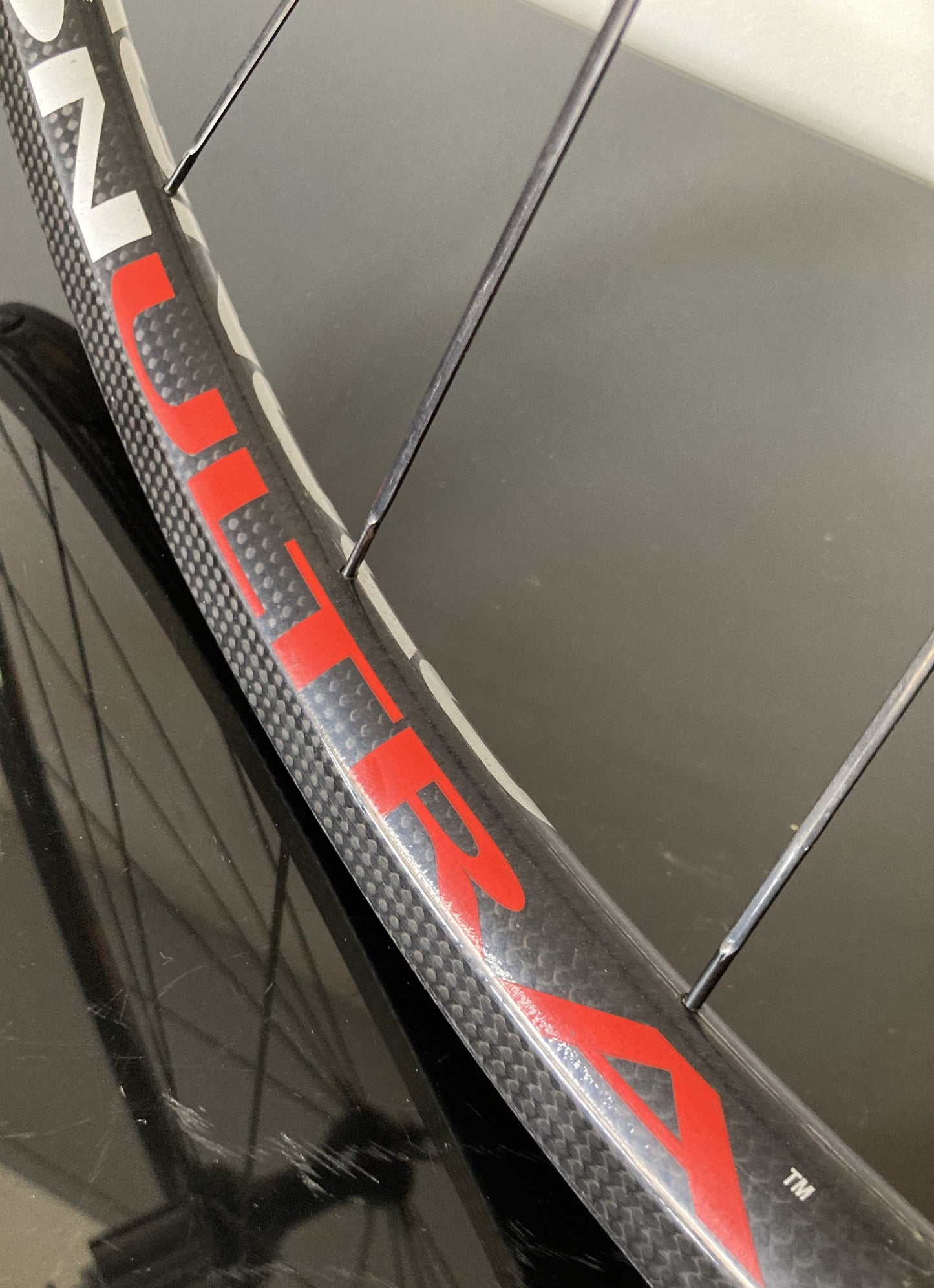 Ruota posteriore Campagnolo Hyperon Ultra, in fibra di carbonio. Per tubolare.