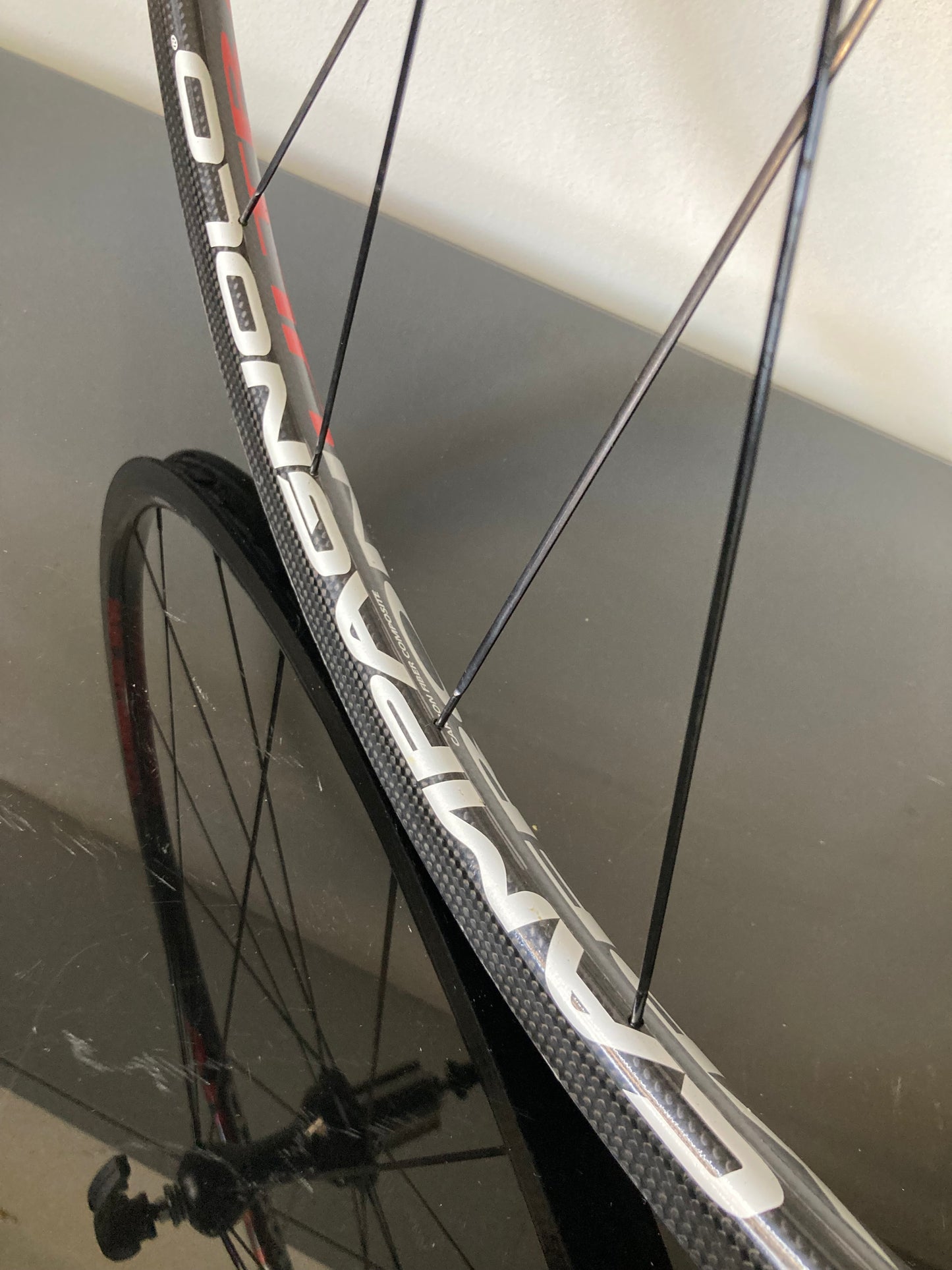 Ruota posteriore Campagnolo Hyperon Ultra, in fibra di carbonio. Per tubolare.