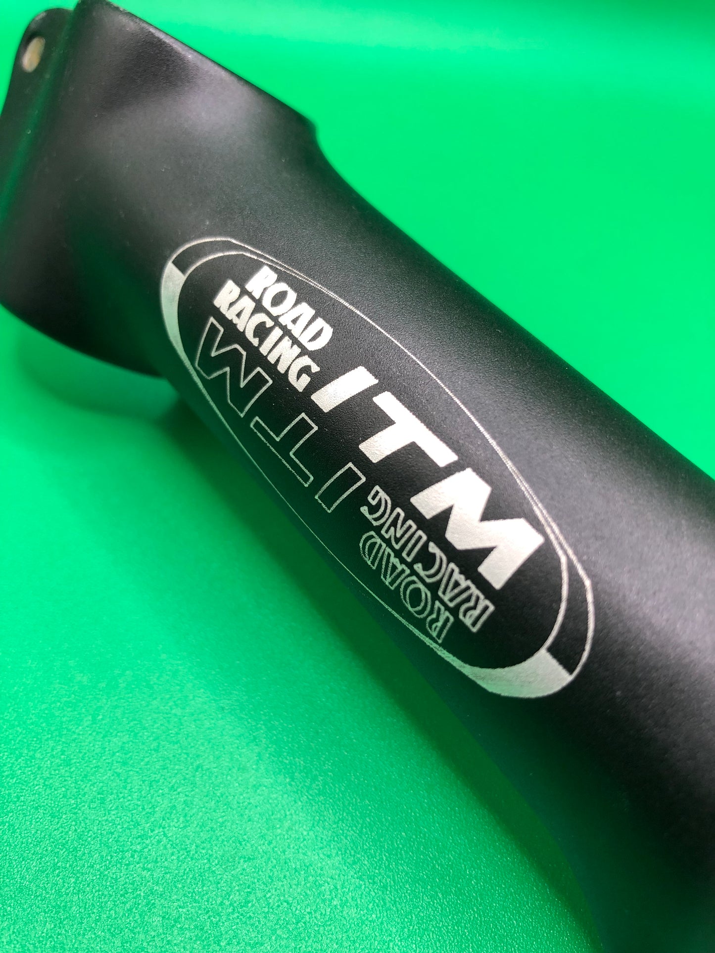 Attacco manubrio ITM Road Racing. 1"1/8, 130mm, per manubri da 25,4mm.