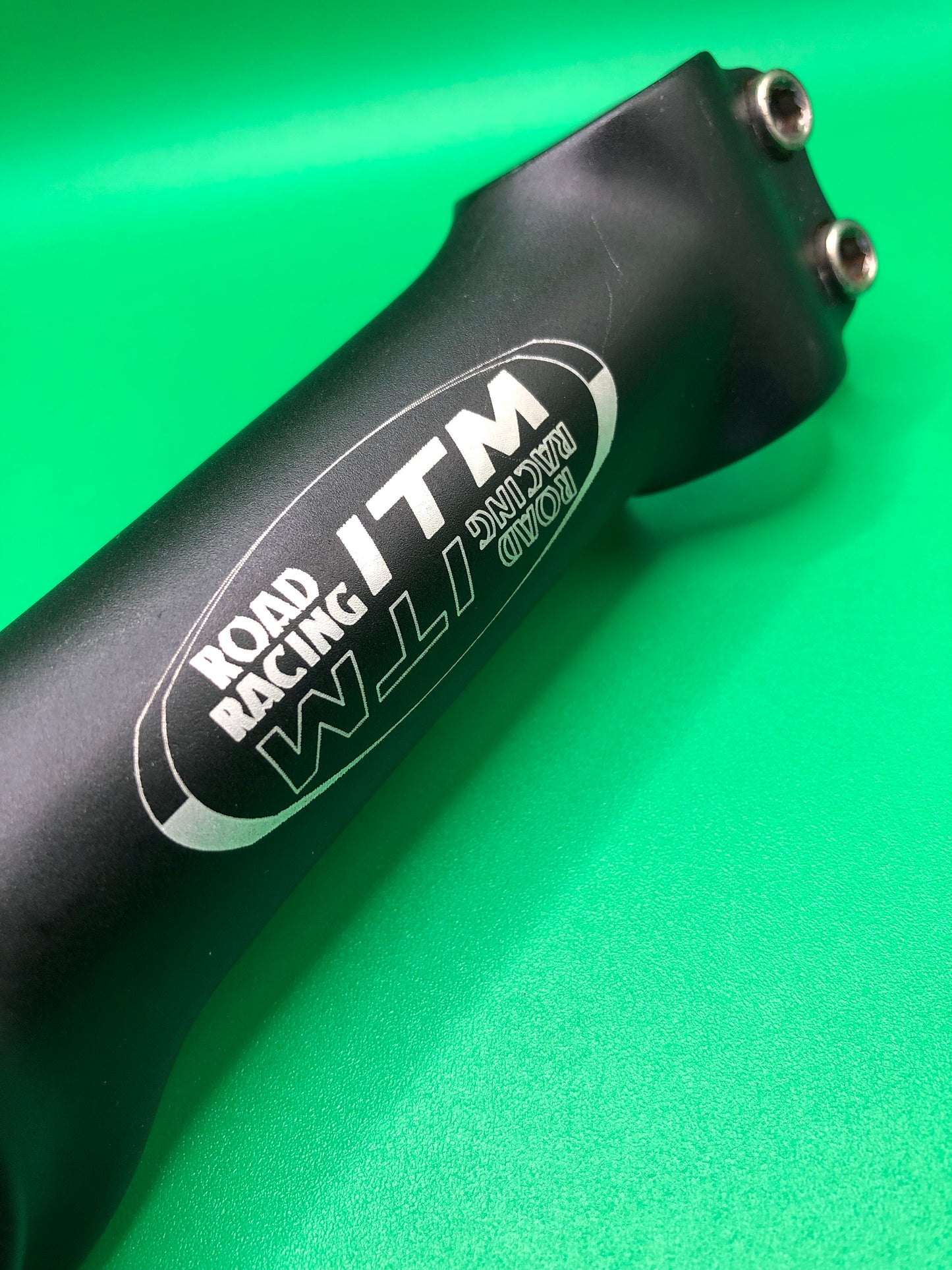Attacco manubrio ITM Road Racing. 1"1/8, 130mm, per manubri da 25,4mm.