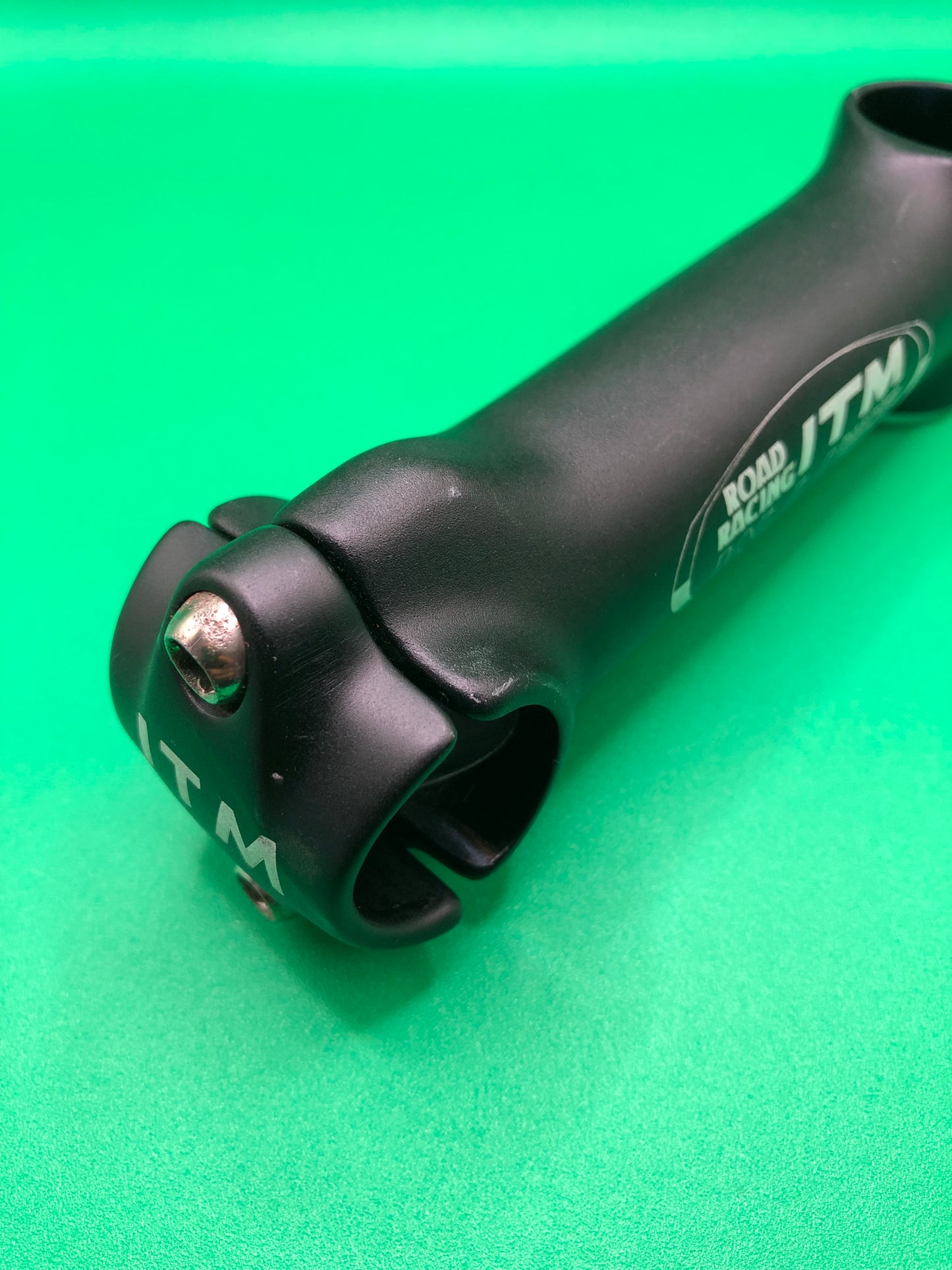 Attacco manubrio ITM Road Racing. 1"1/8, 130mm, per manubri da 25,4mm.
