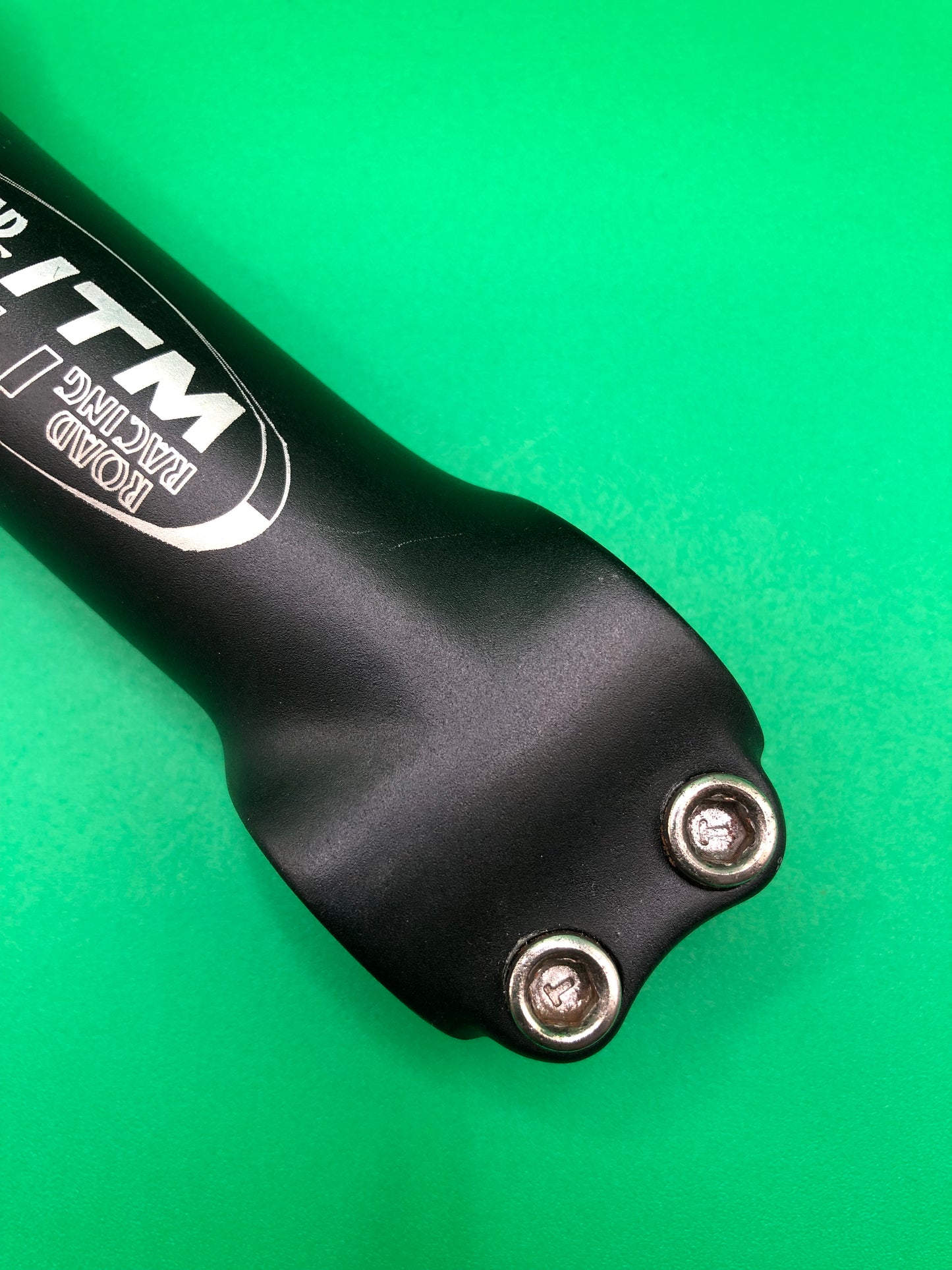 Attacco manubrio ITM Road Racing. 1"1/8, 130mm, per manubri da 25,4mm.