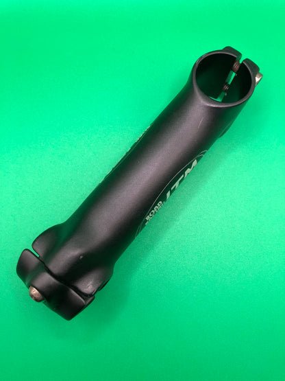 Attacco manubrio ITM Road Racing. 1"1/8, 130mm, per manubri da 25,4mm.