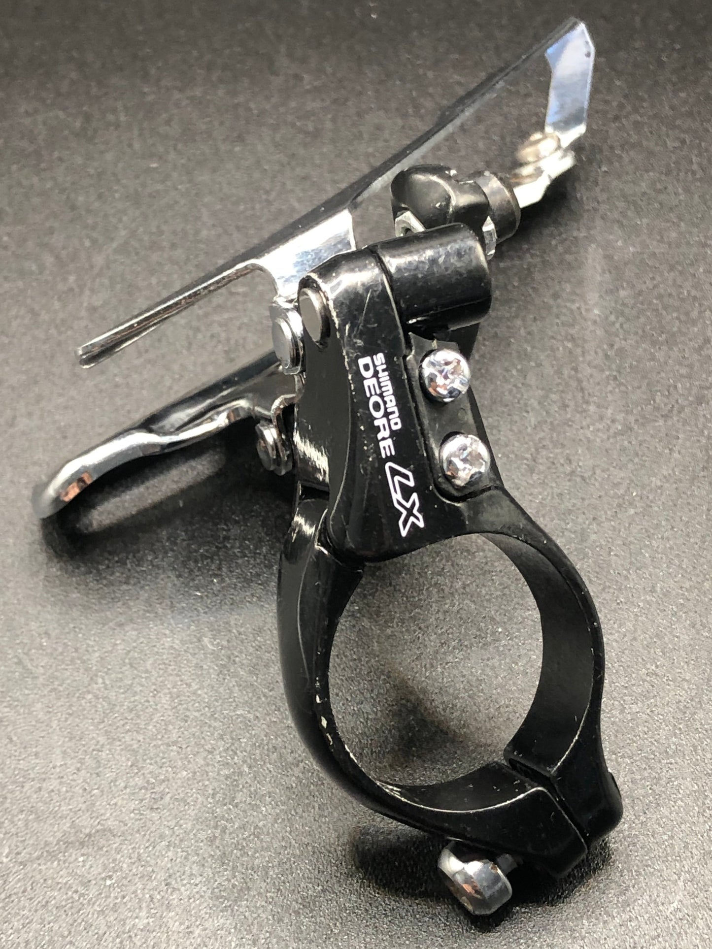 Deragliatore MTB Shimano Deore LX FD-M561. Top pull.