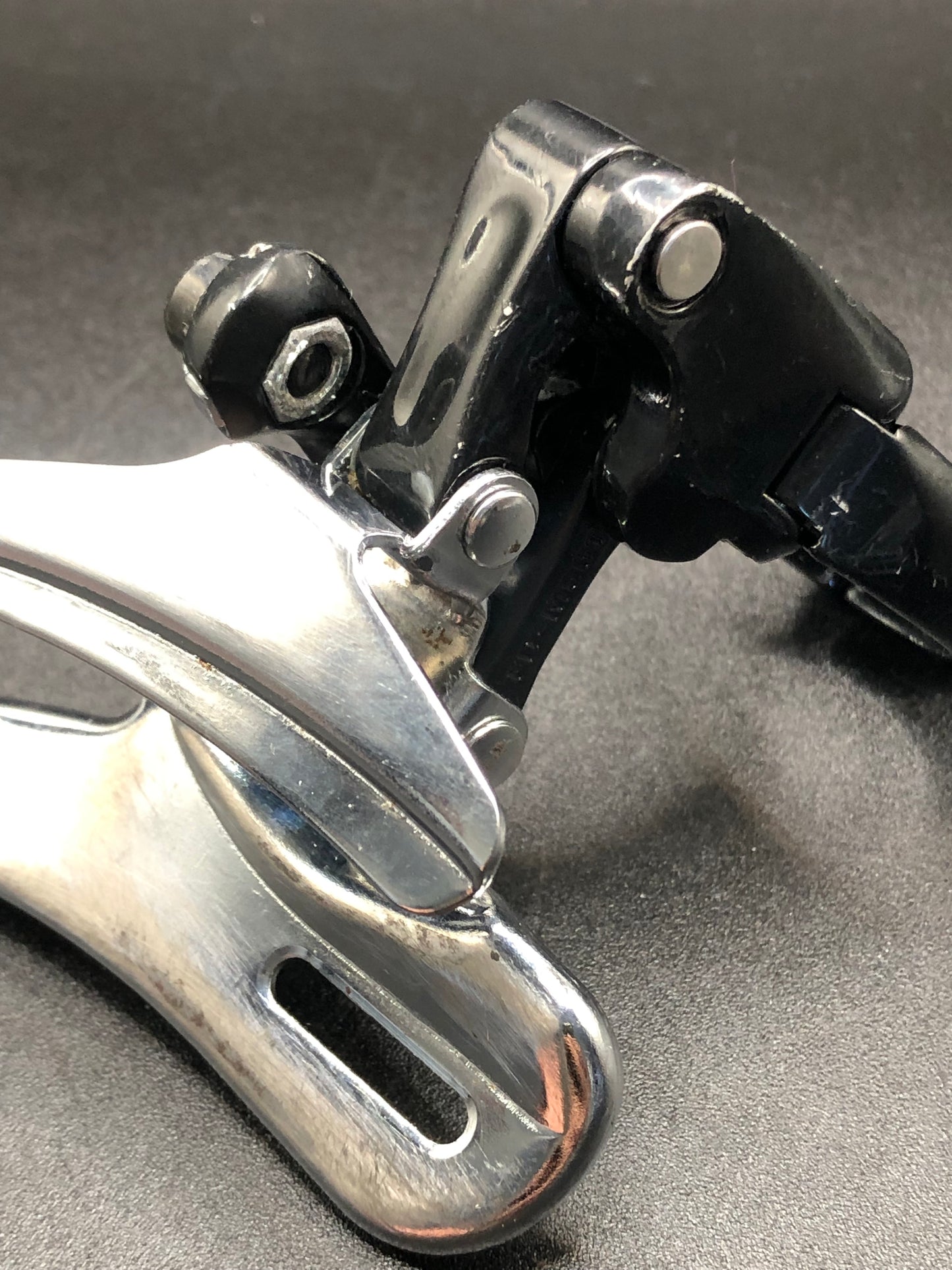 Deragliatore MTB Shimano Deore LX FD-M561. Top pull.