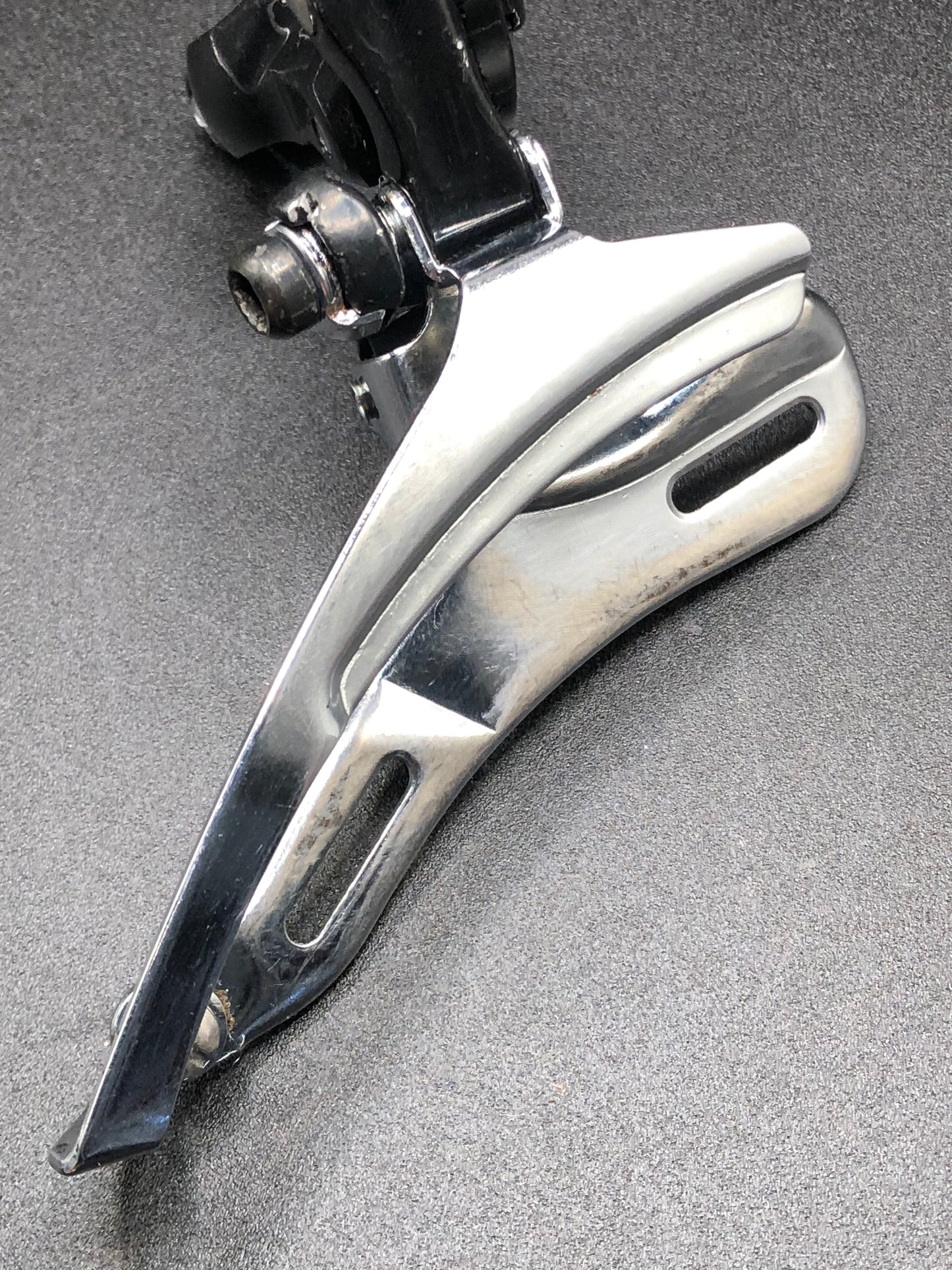 Deragliatore MTB Shimano Deore LX FD-M561. Top pull.