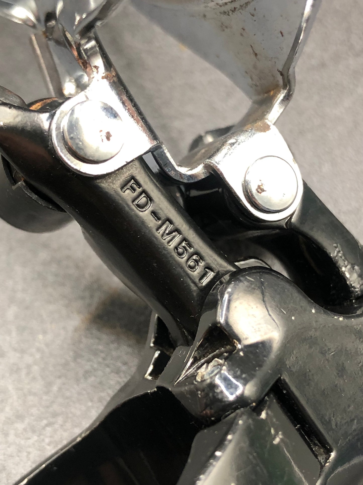 Deragliatore MTB Shimano Deore LX FD-M561. Top pull.