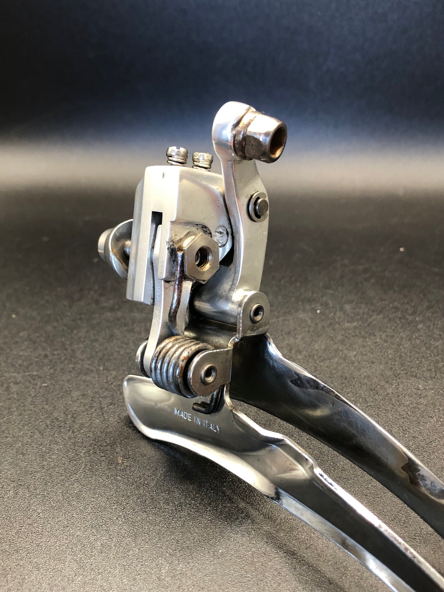 Deragliatore anteriore Campagnolo Record 8v. A saldare.