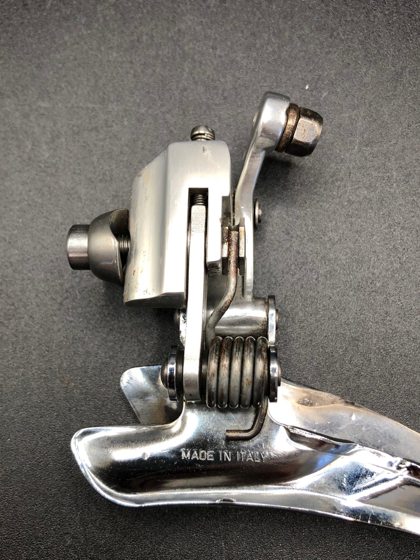 Deragliatore anteriore Campagnolo Record 8v. A saldare.