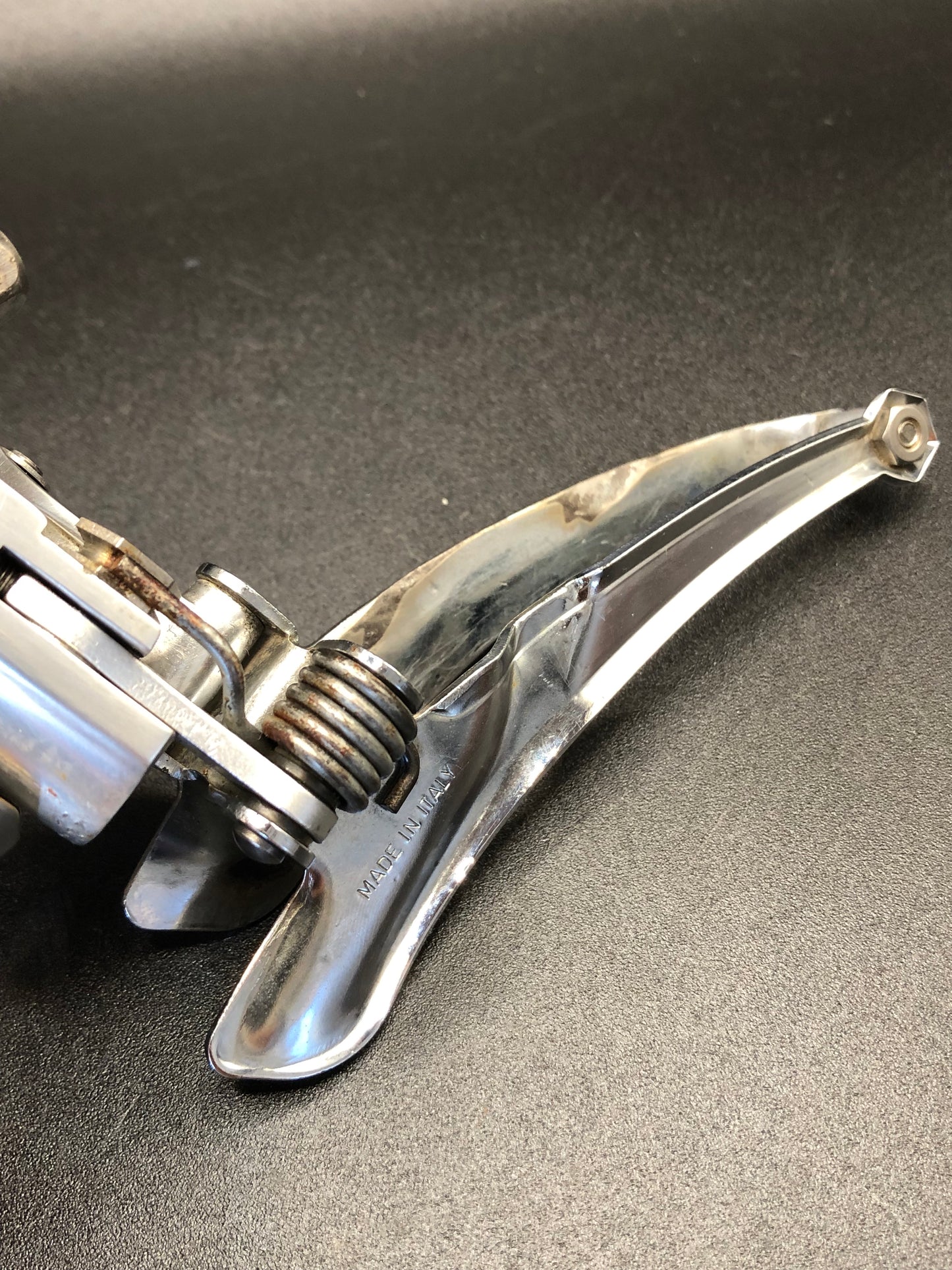 Deragliatore anteriore Campagnolo Record 8v. A saldare.