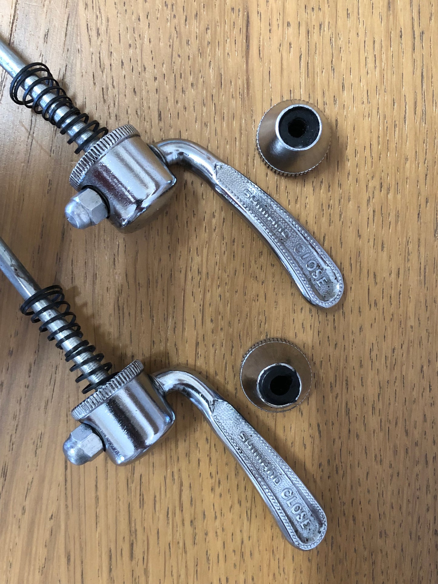 Sganci rapidi Shimano 600, 105 Golden Arrow.