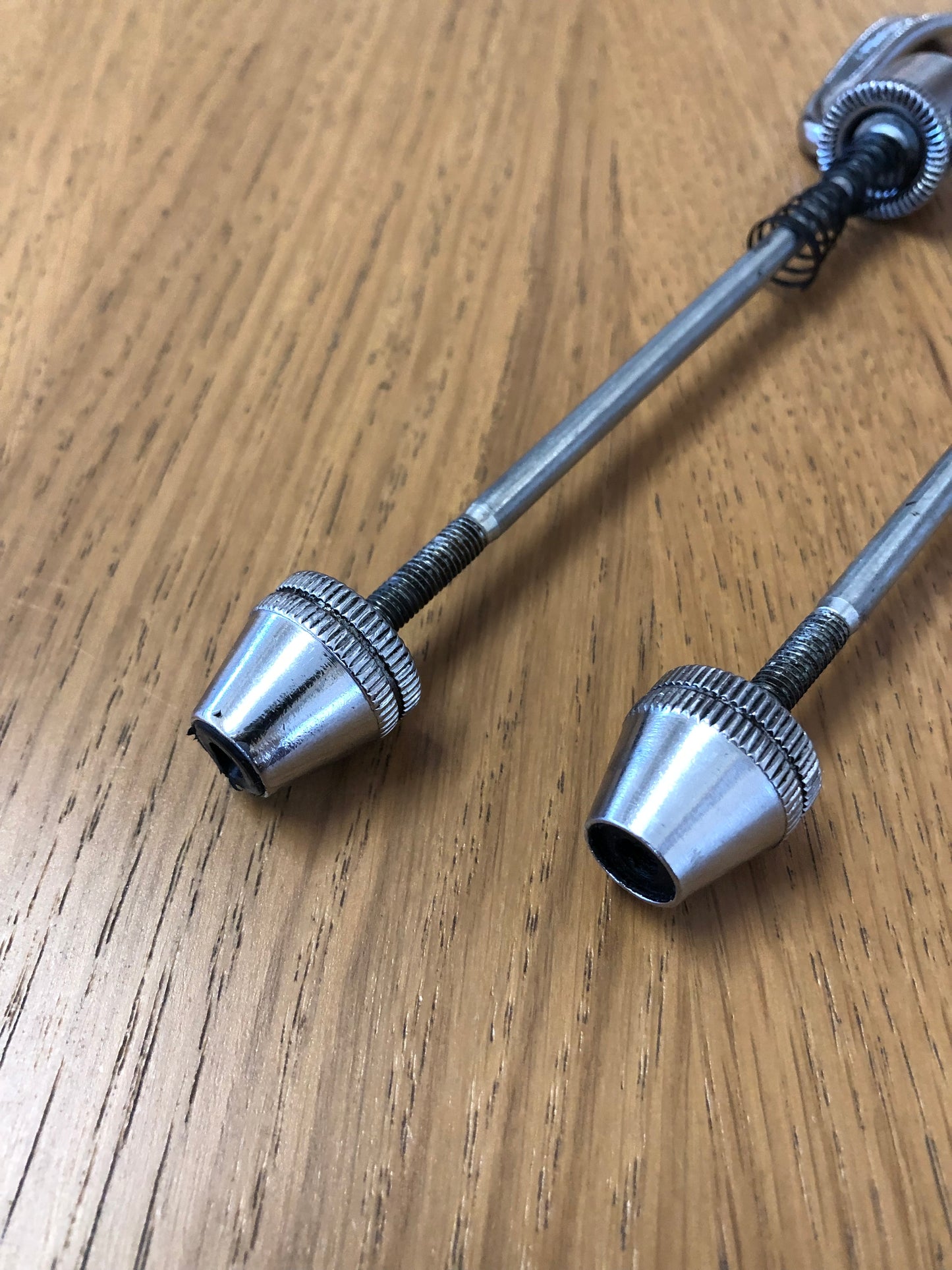 Sganci rapidi Shimano 600, 105 Golden Arrow.