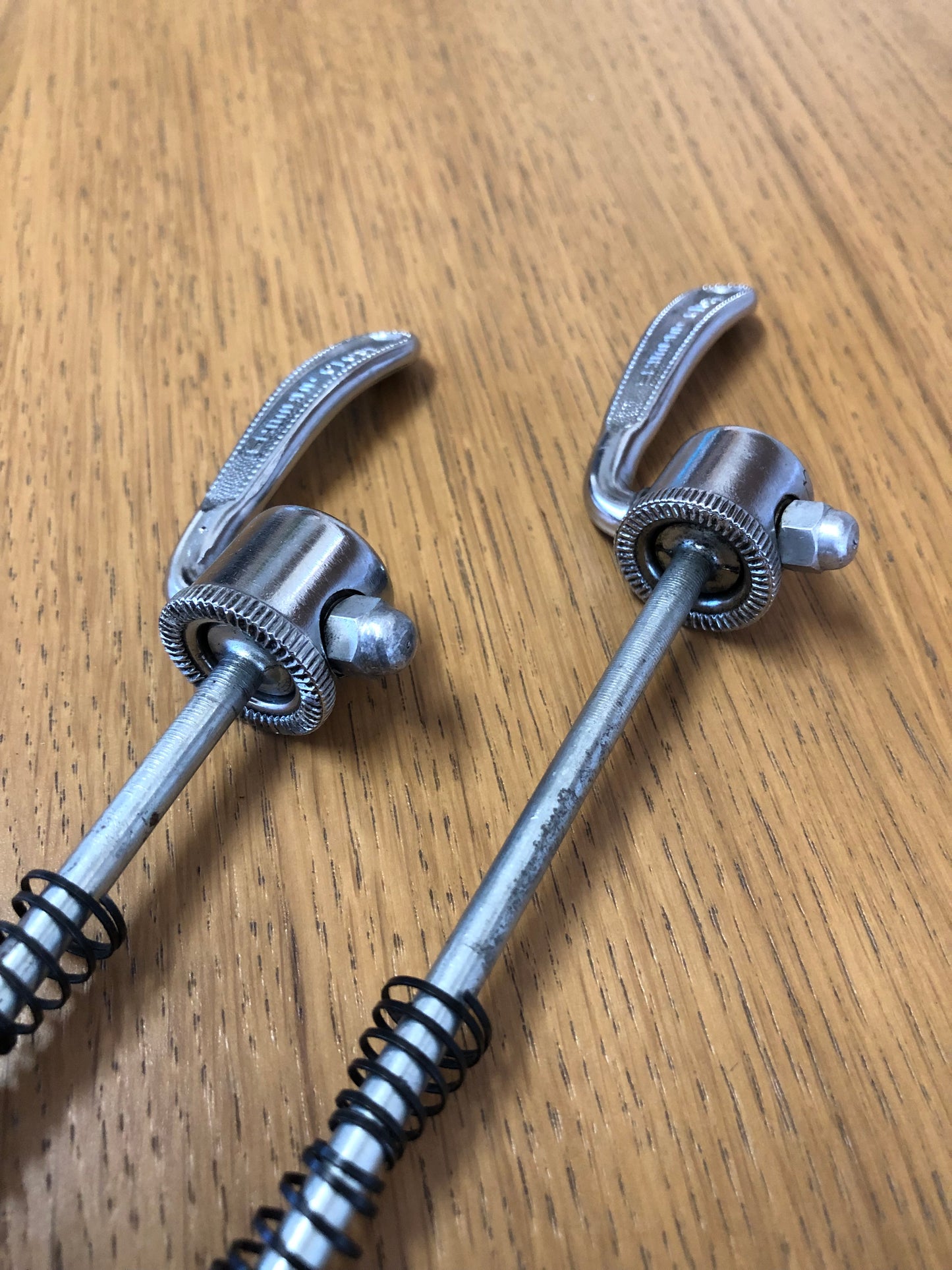 Sganci rapidi Shimano 600, 105 Golden Arrow.