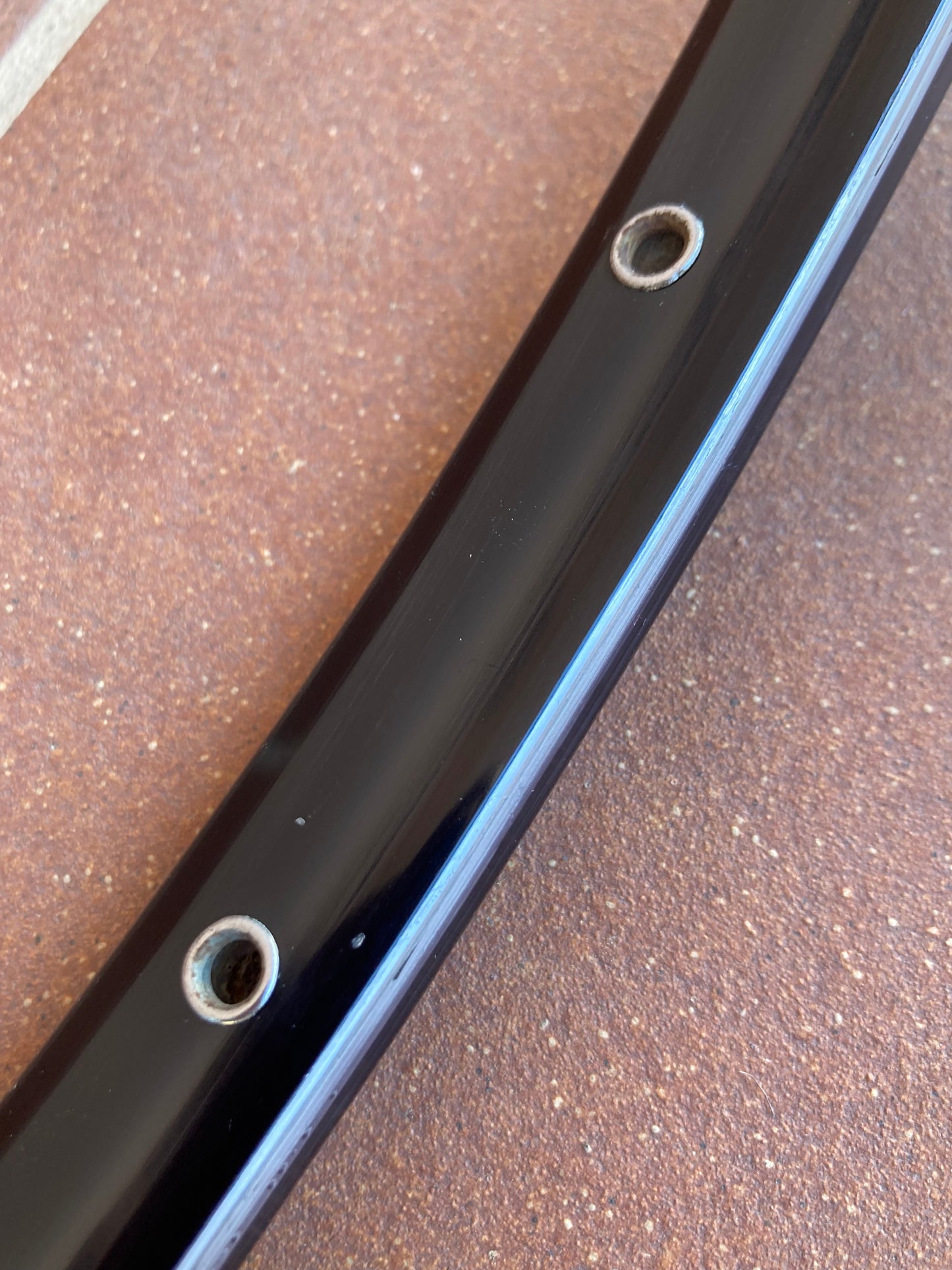 Cerchio bici corsa Ambrosio Montreal nero, per tubolare. 32 fori, 700c.