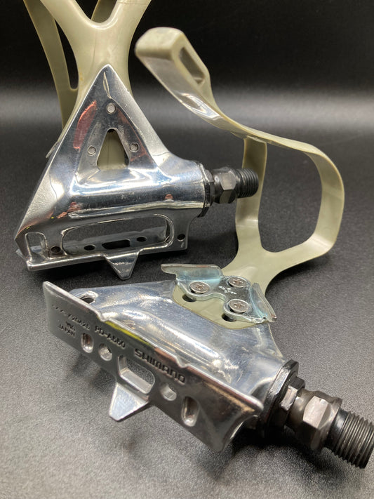 Pedali corsa Shimano A550. Con puntapiedi.