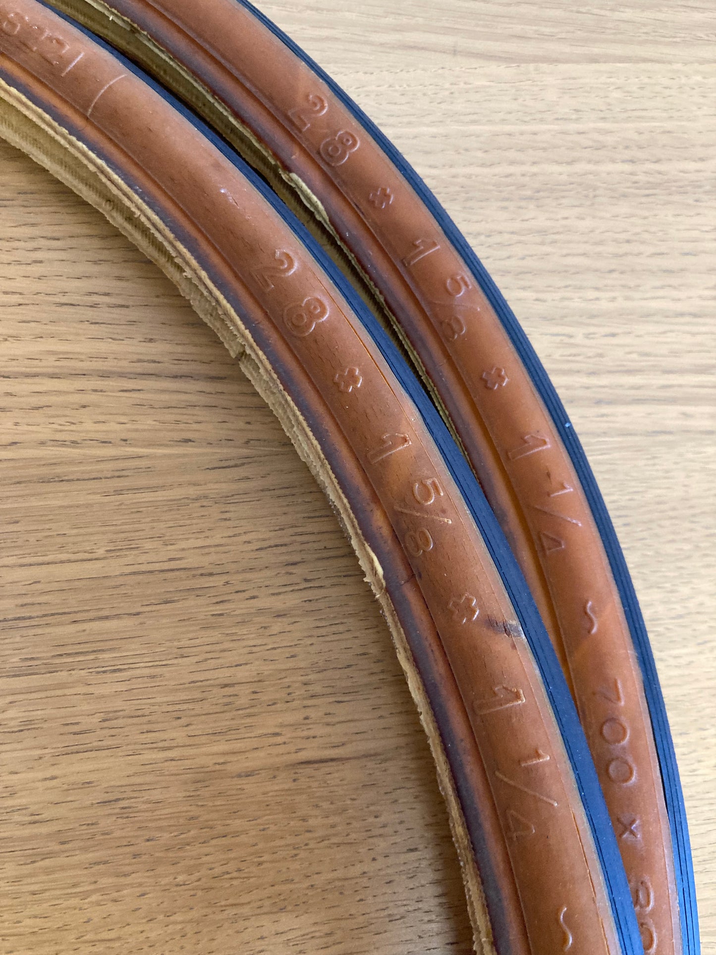 Copertoncini "Olmo" 32-622. Anni '70