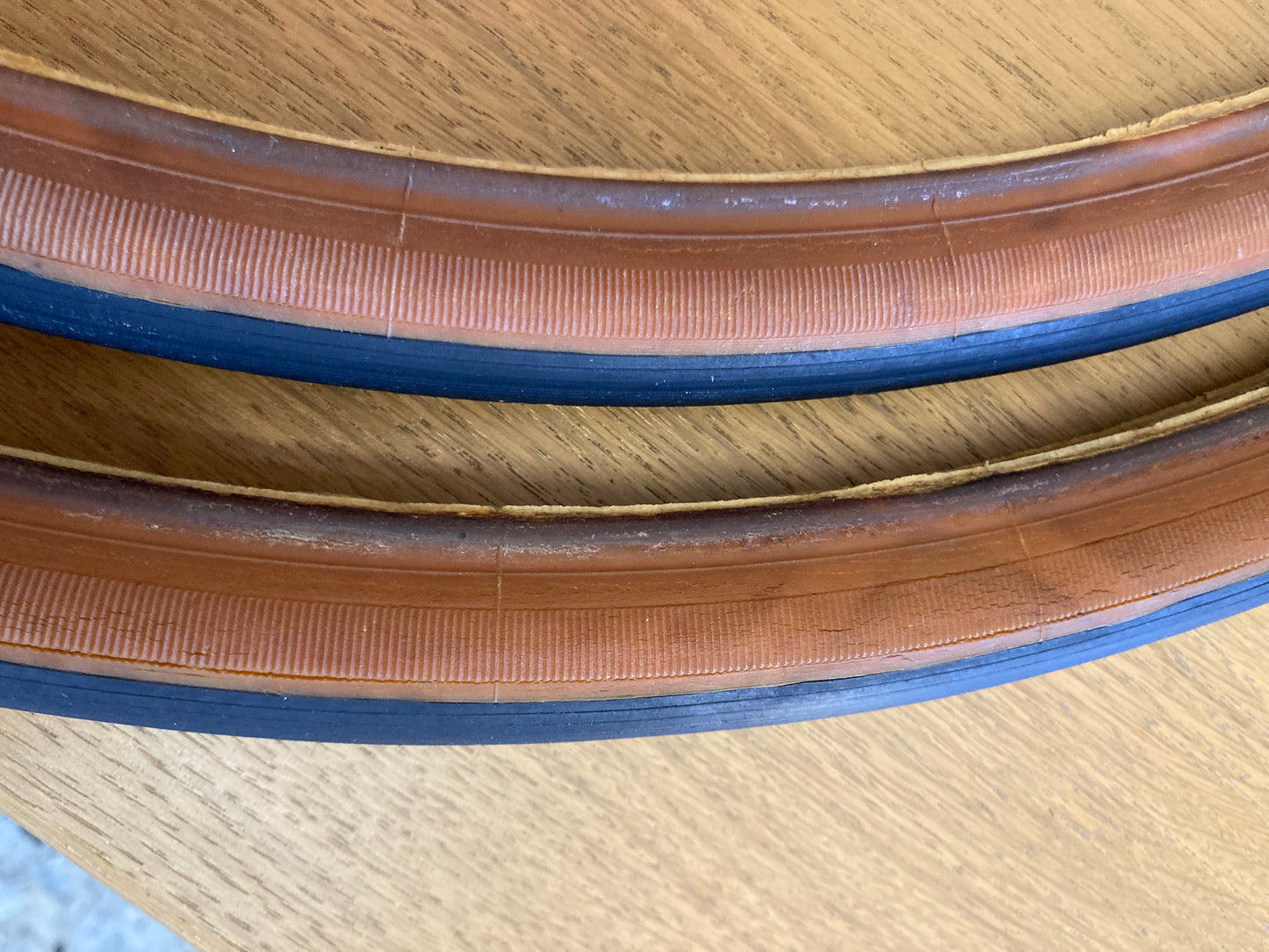 Copertoncini "Olmo" 32-622. Anni '70