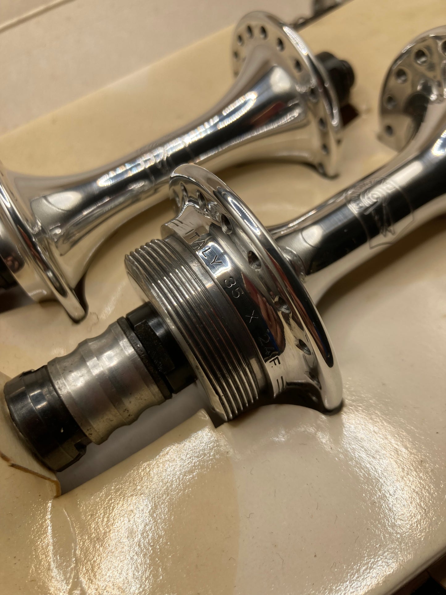 Mozzi Campagnolo Chorus serie 722/101, 36fori. 1988-1991.