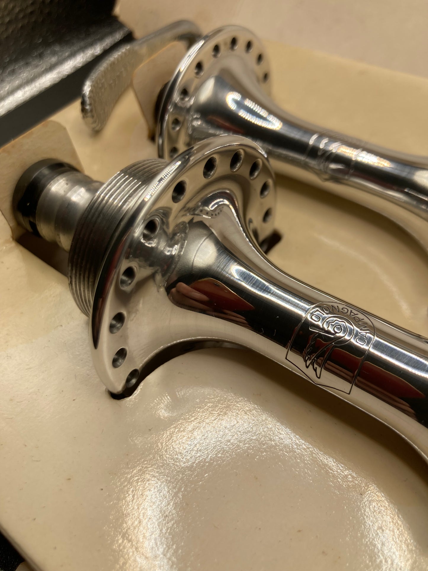 Mozzi Campagnolo Chorus serie 722/101, 36fori. 1988-1991.