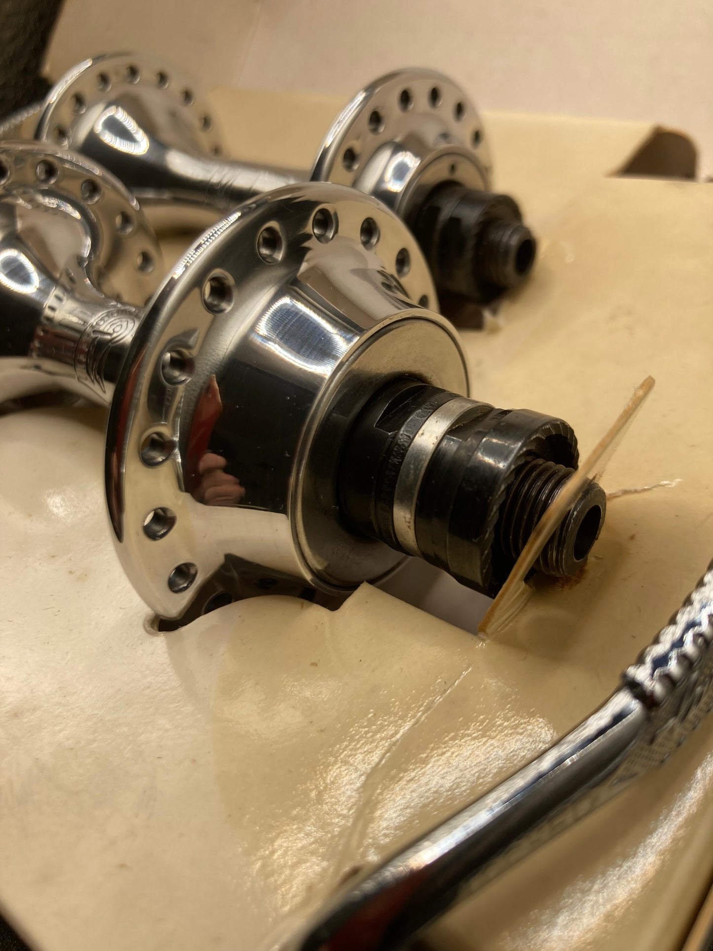 Mozzi Campagnolo Chorus serie 722/101, 36fori. 1988-1991.