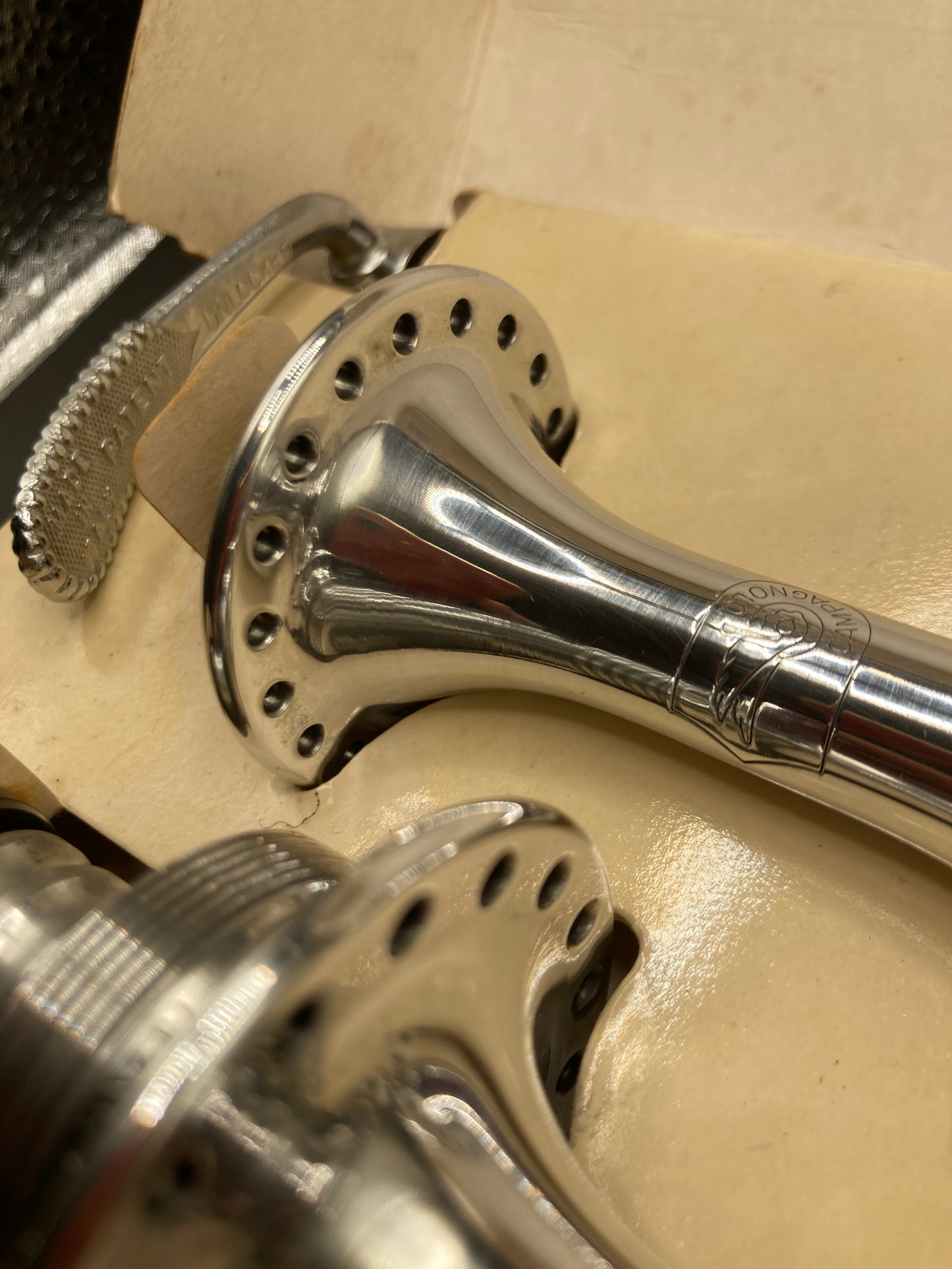 Mozzi Campagnolo Chorus serie 722/101, 36fori. 1988-1991.