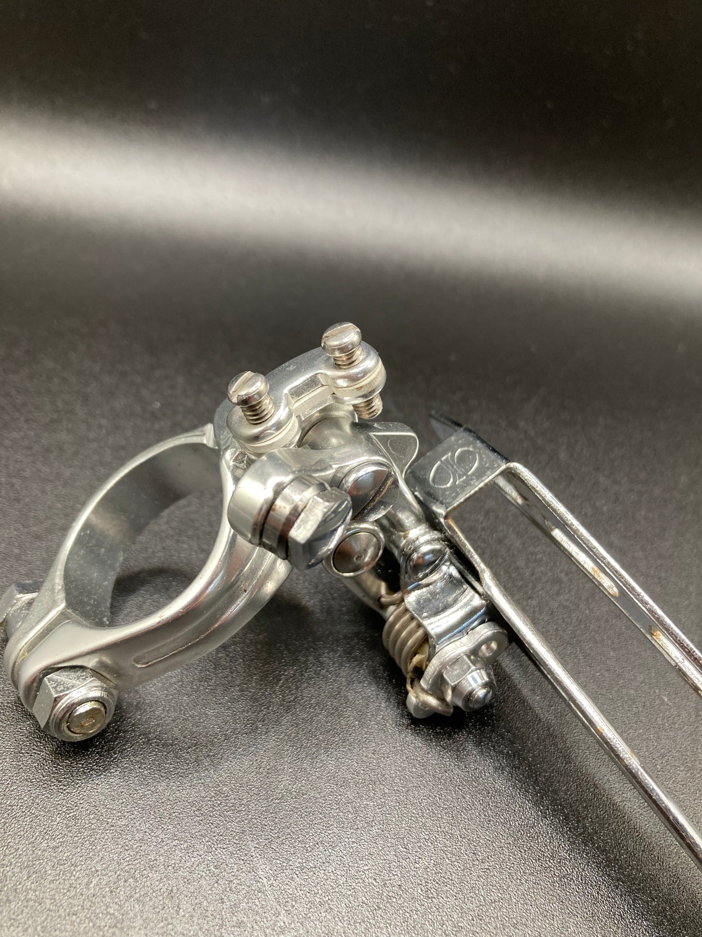 Shimano Dura-Ace front derailleur. Mod. EA100, with band.
