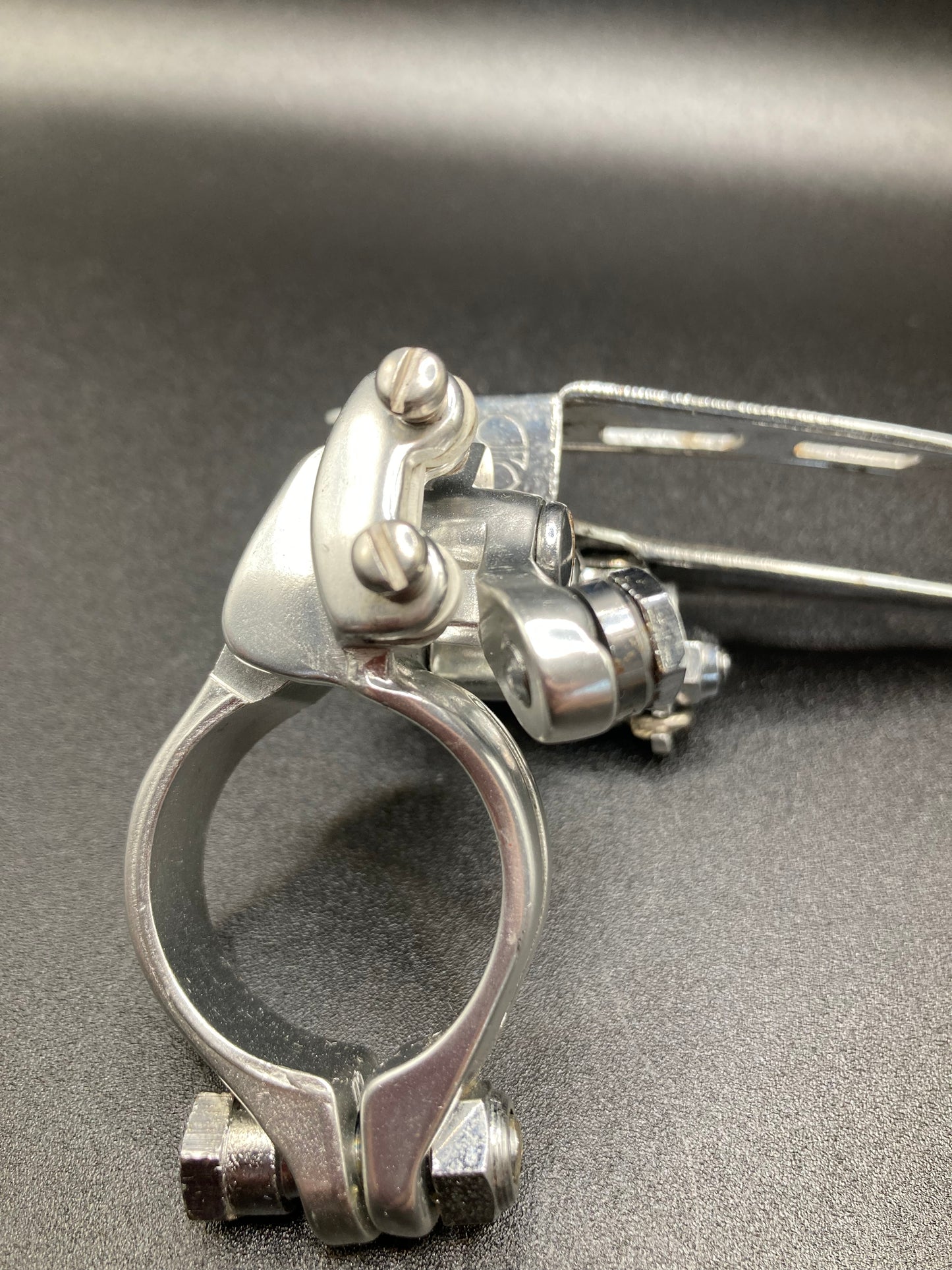 Shimano Dura-Ace front derailleur. Mod. EA100, with band.
