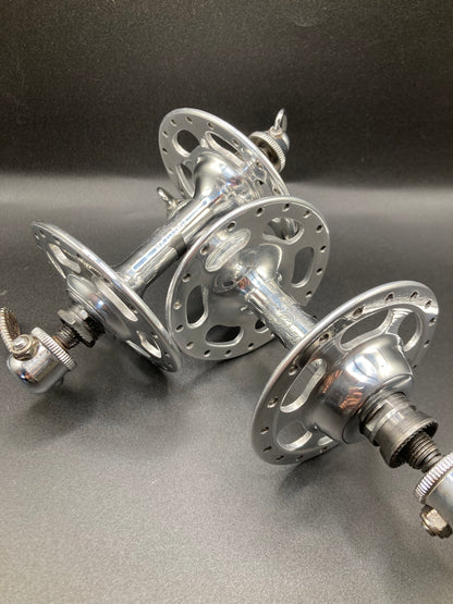 Coppia mozzi Campagnolo Record a flangia alta 36 fori. Modello 1035.