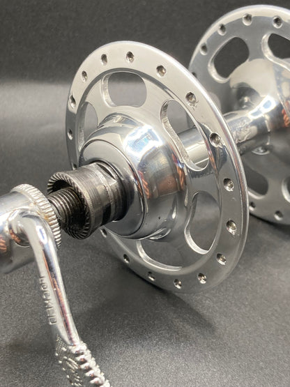 Coppia mozzi Campagnolo Record a flangia alta 36 fori. Modello 1035.