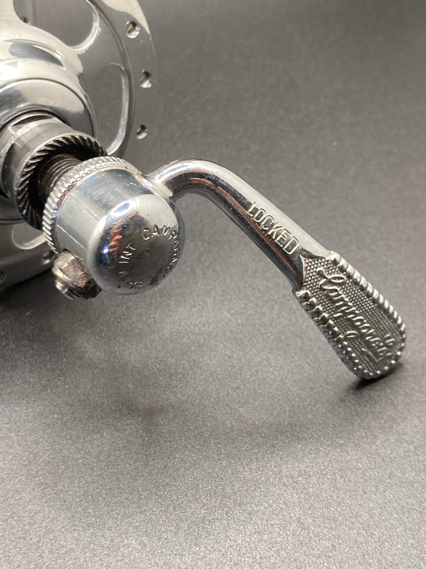 Coppia mozzi Campagnolo Record a flangia alta 36 fori. Modello 1035.